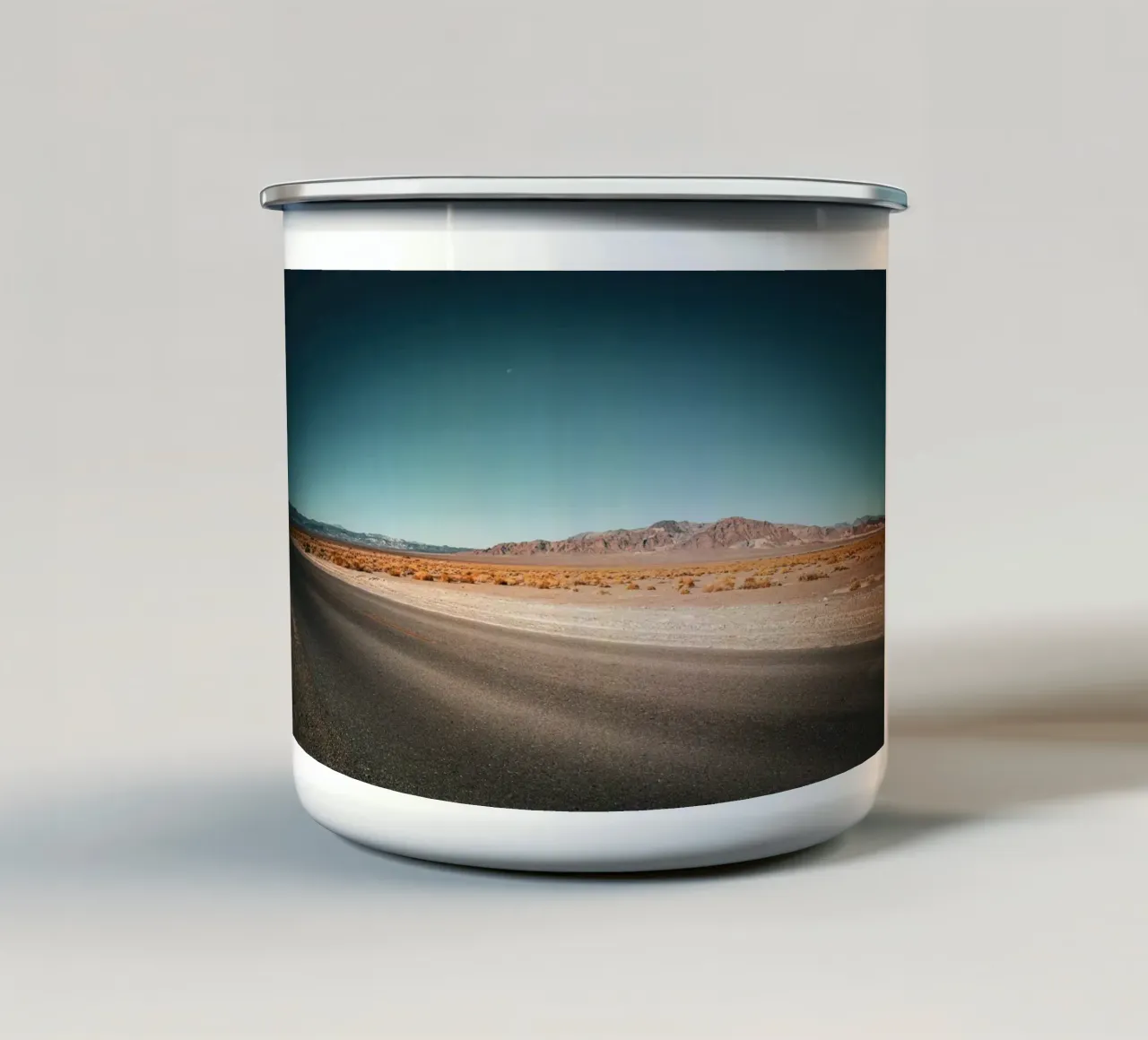 Highway tazza in smalto da Flo Klein