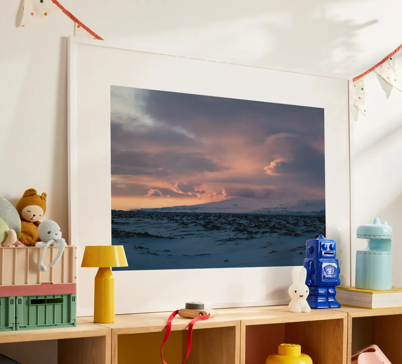 La quiete nordica poster con telaio in plastica da Wanderlust Vibes