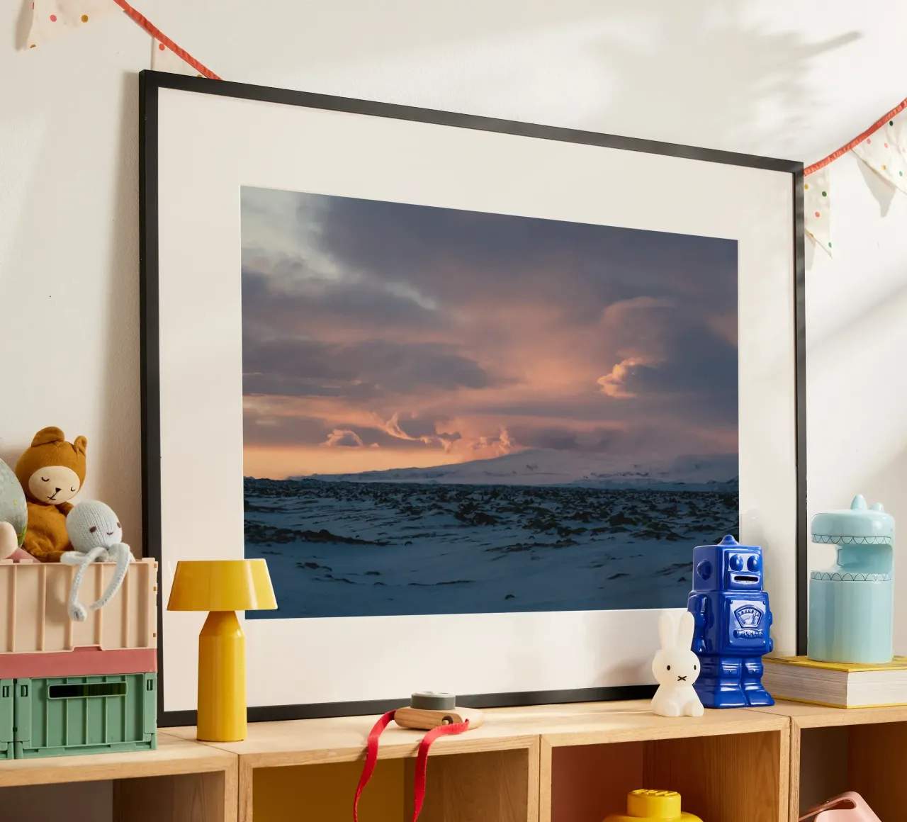 La quiete nordica poster con telaio in plastica da Wanderlust Vibes