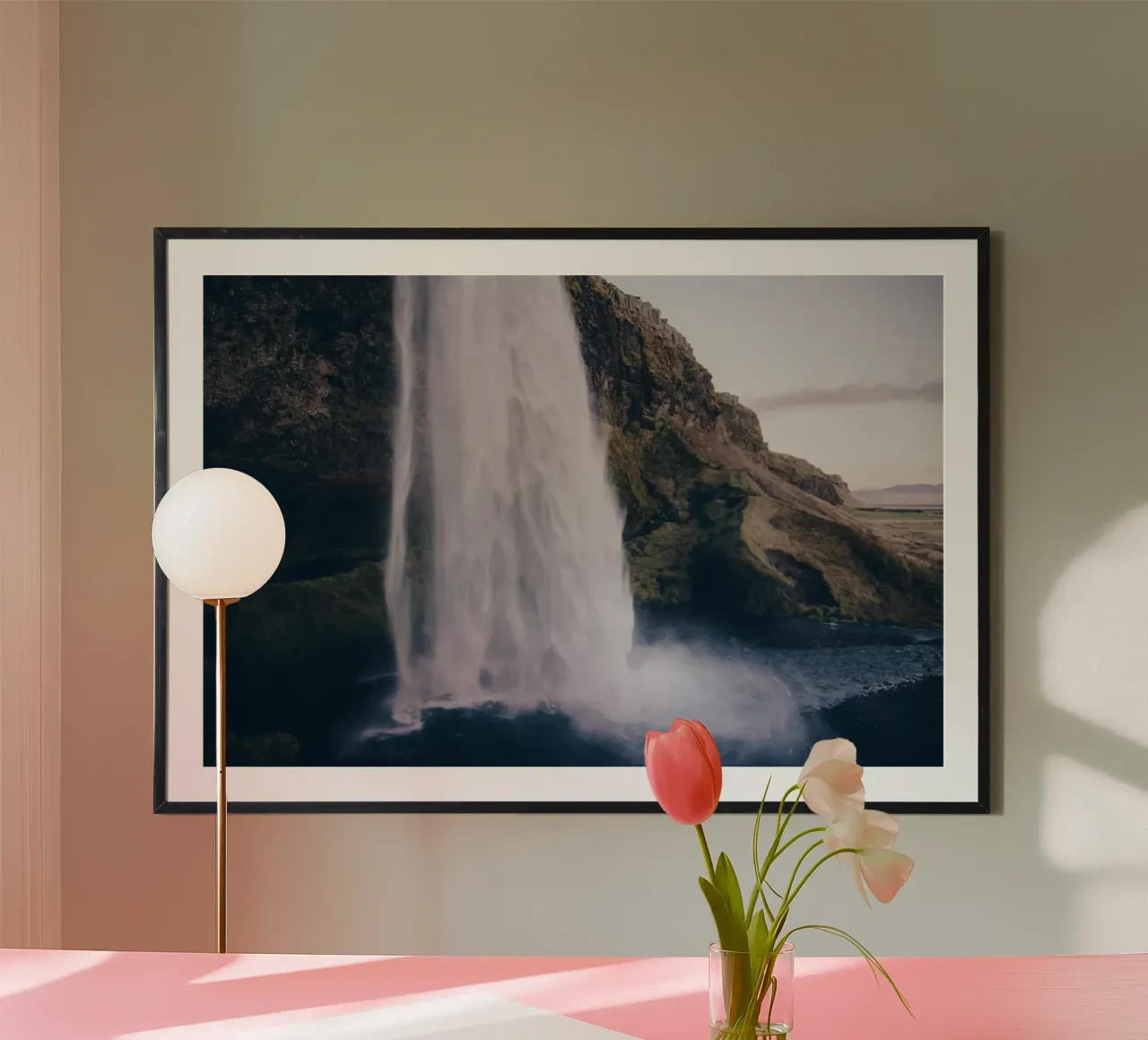 Cascate nordiche poster con telaio in alluminio da Wanderlust Vibes