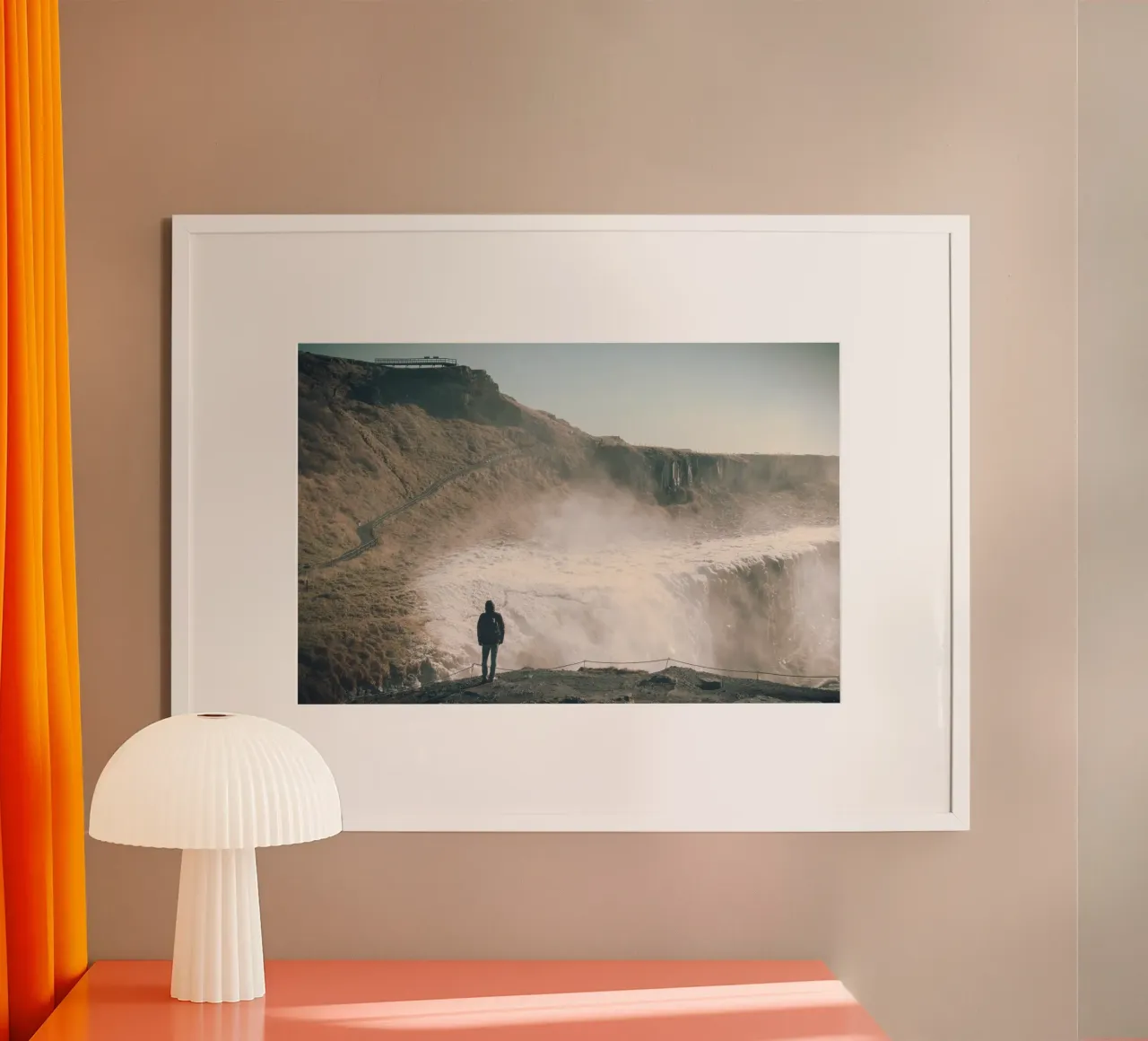 Cascate nordiche poster con telaio in plastica da Wanderlust Vibes