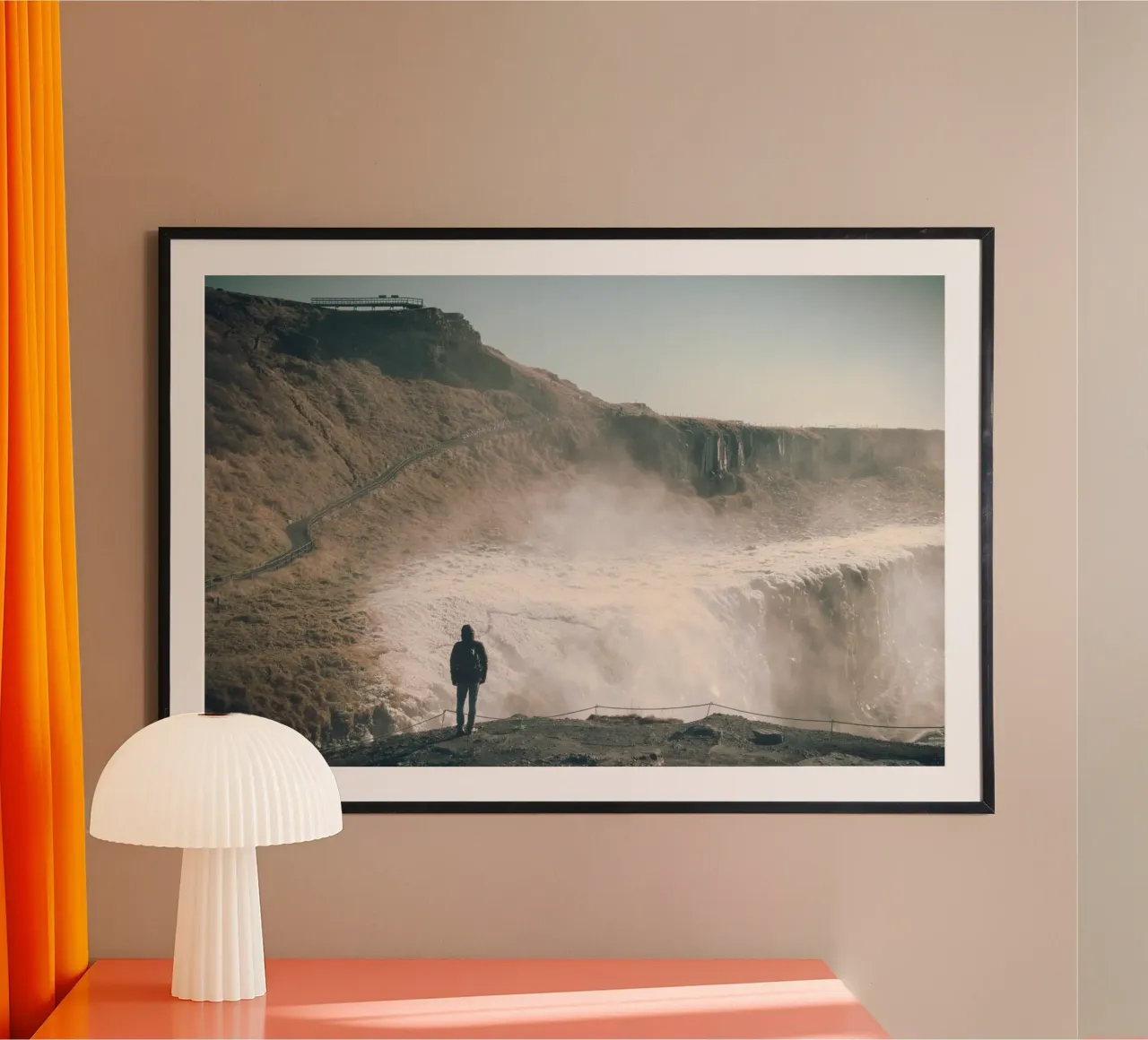 Cascate nordiche poster con telaio in plastica da Wanderlust Vibes
