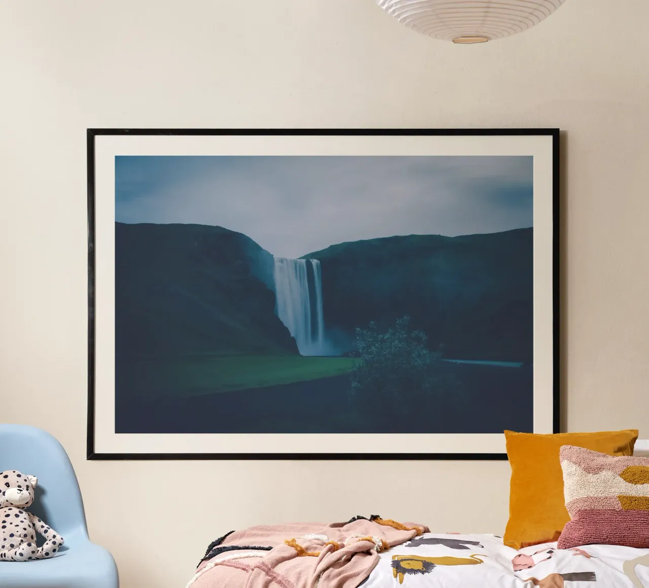Cascate nordiche poster con telaio in plastica da Wanderlust Vibes