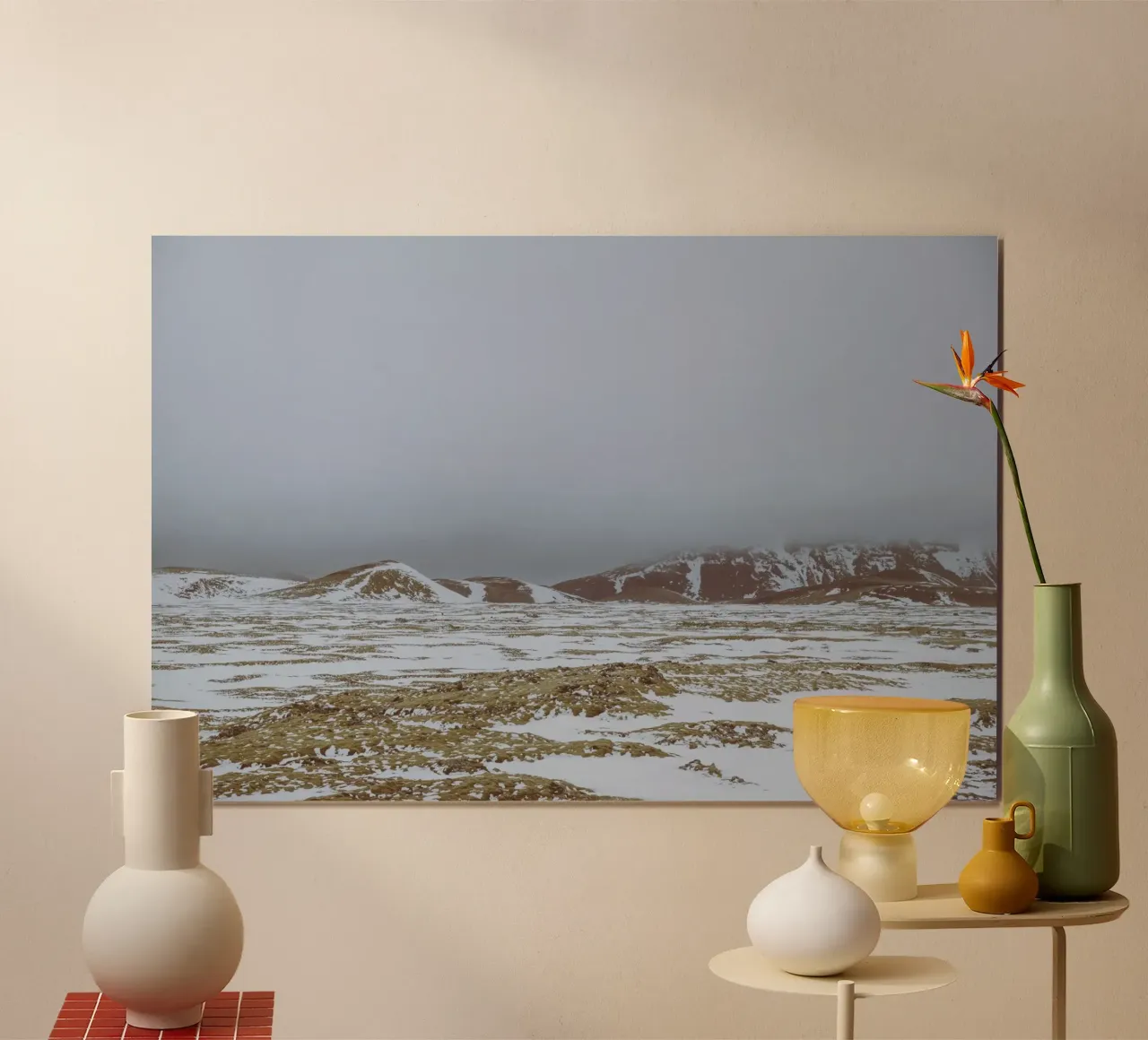 Sussurri d'inverno, paesaggio del Nord poster con telaio in plastica da Wanderlust Vibes