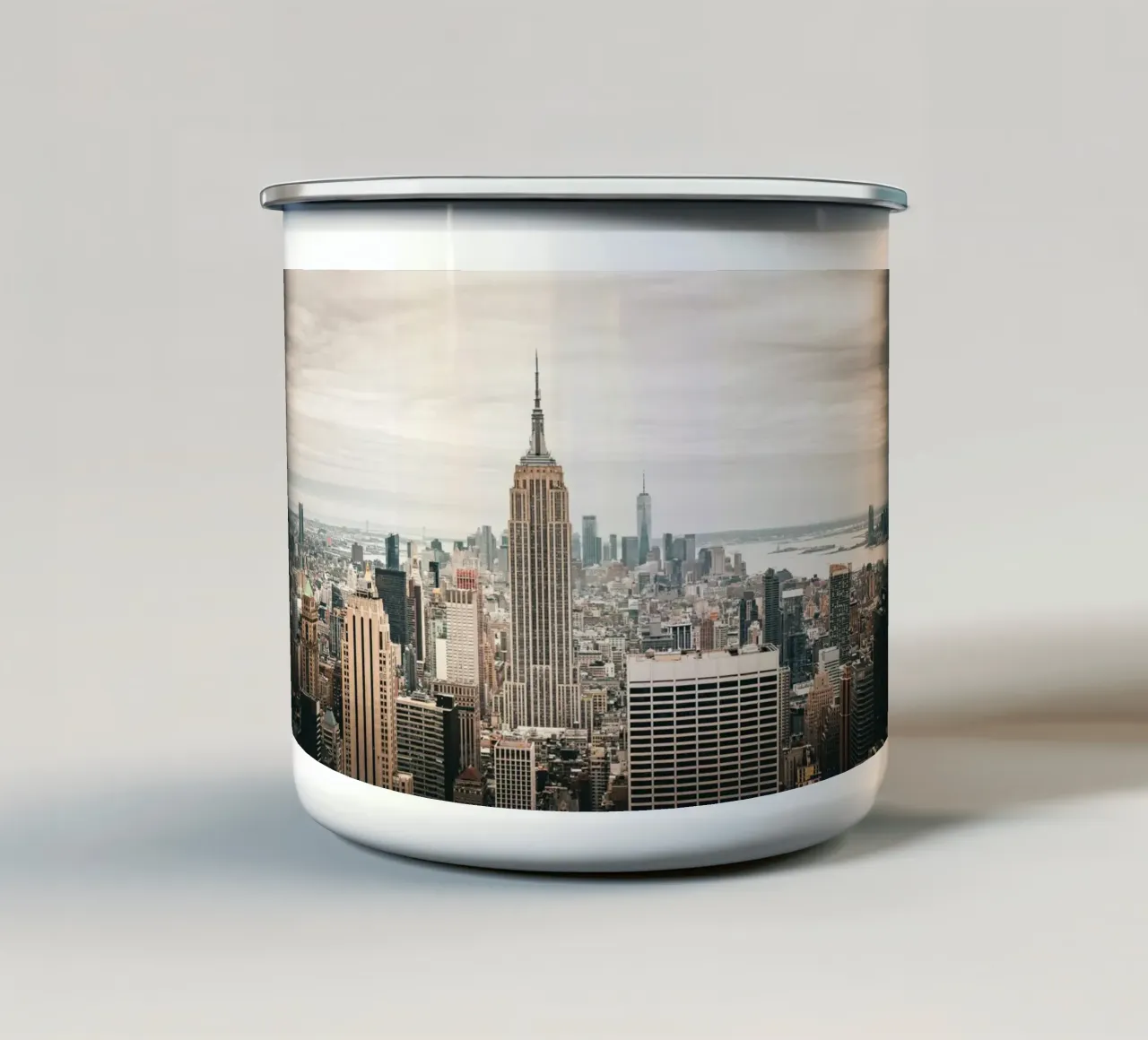 Empire tazza in smalto da Flo Klein
