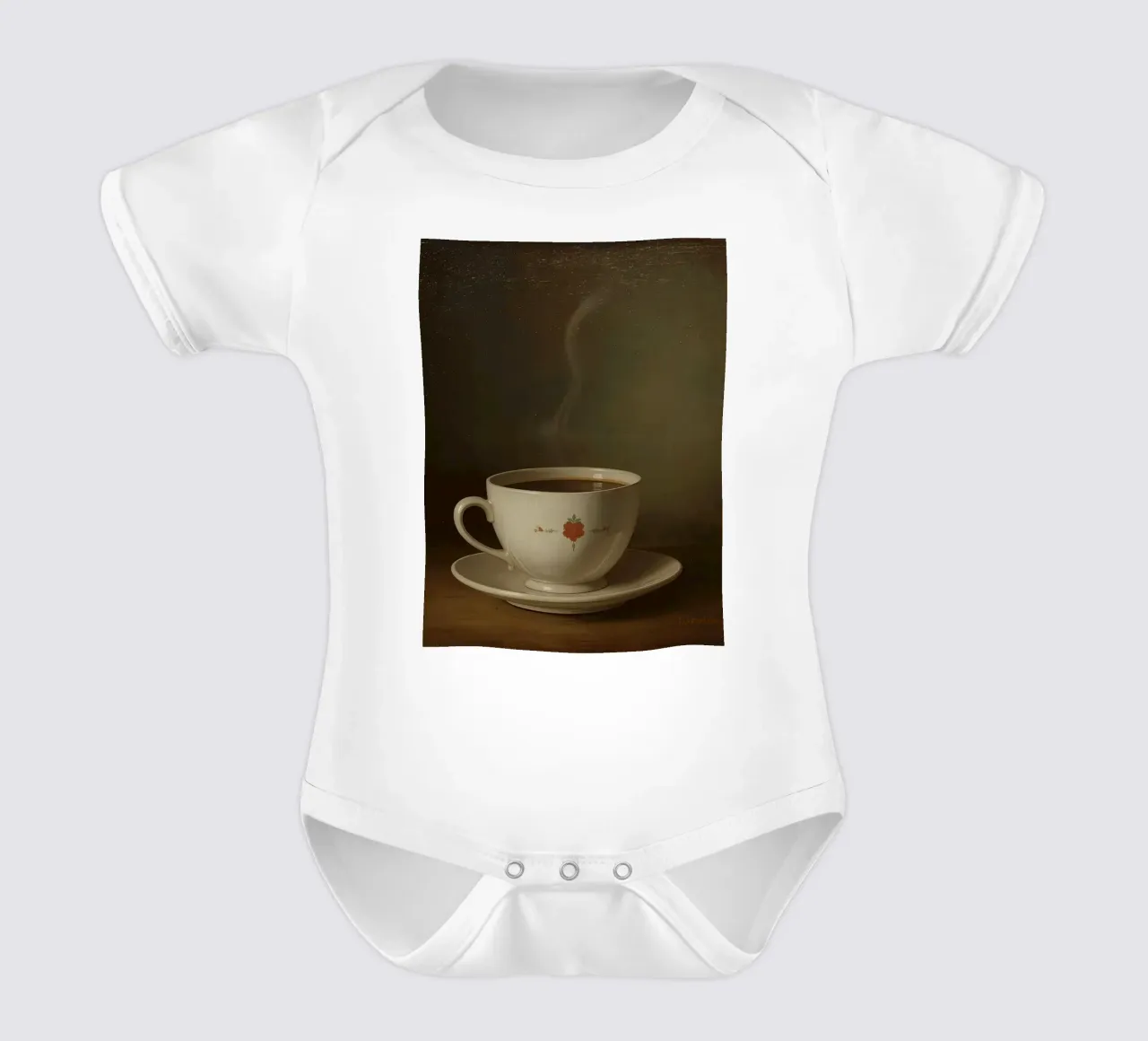 Tazza di caffè calda appoggiata su un piattino con un leggero vapore body neonato maniche corte da DesignDoodle