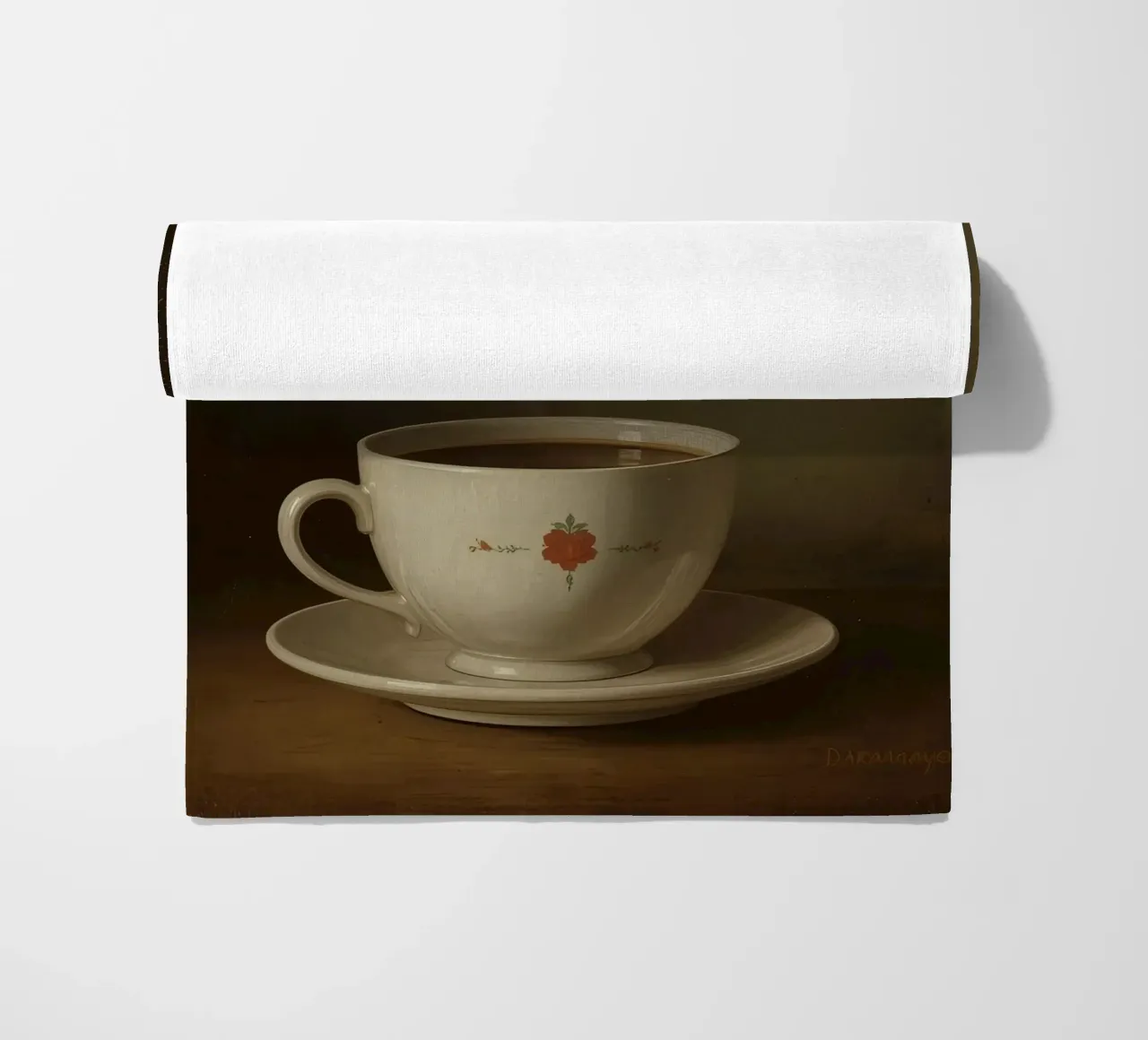 Tazza di caffè calda appoggiata su un piattino con un leggero vapore telo mare da DesignDoodle