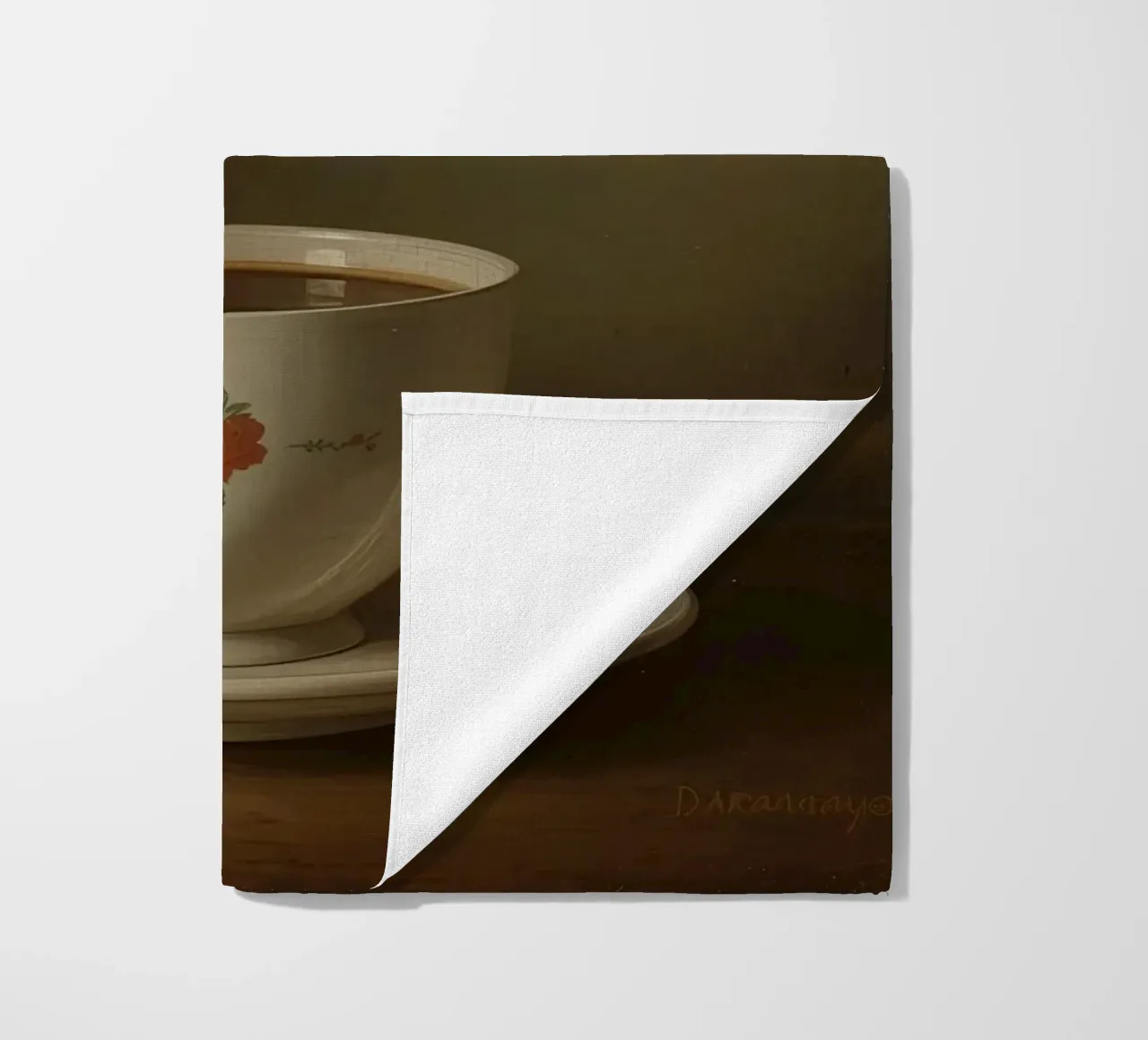 Tazza di caffè calda appoggiata su un piattino con un leggero vapore telo mare da DesignDoodle