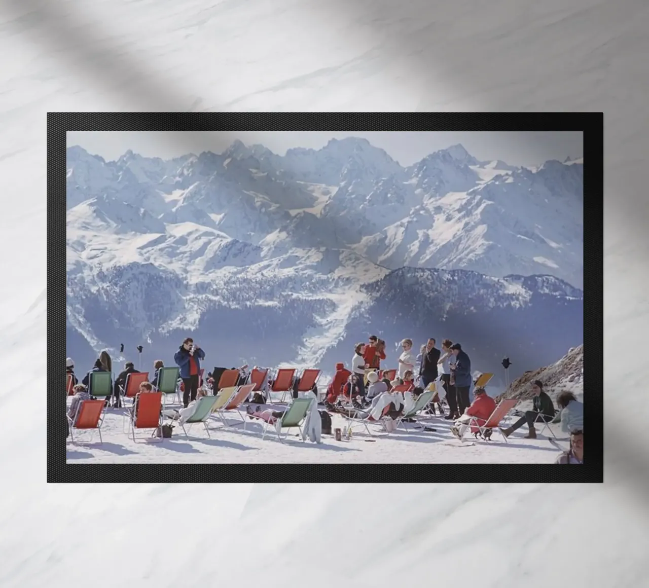 Festa in montagna sulla neve zerbino da Longoria Studio