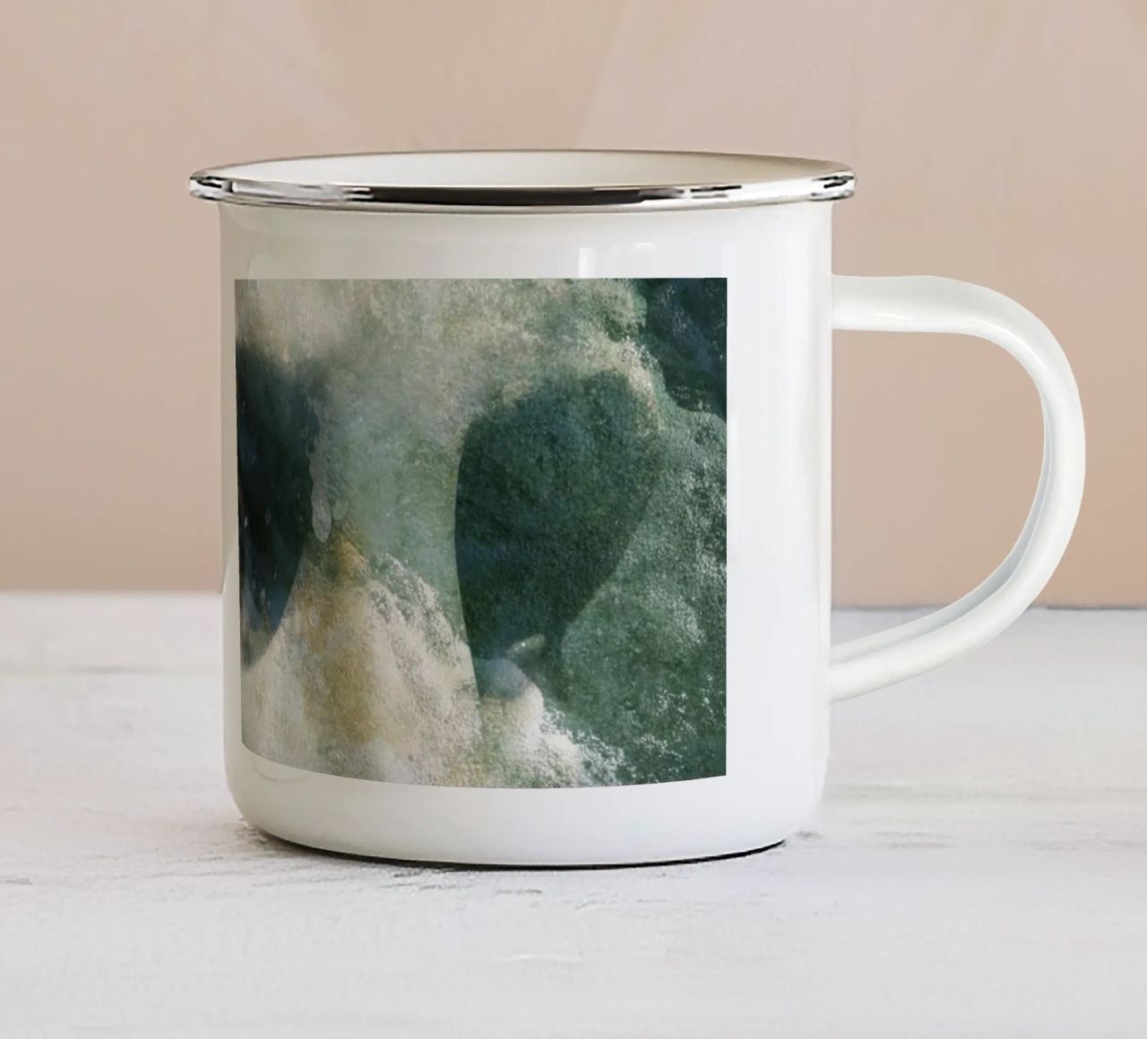 Young Sailor tazza in smalto da Angelo Cerantola