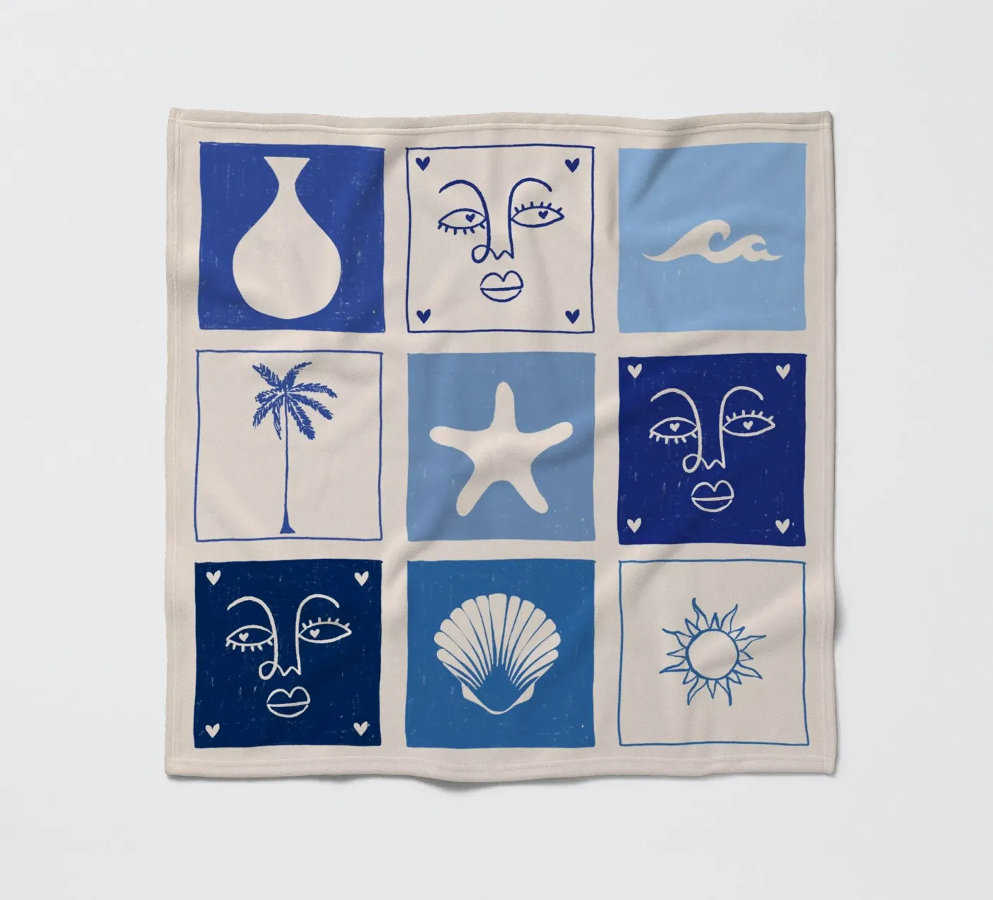 BLUE coperta in pile da Shatha Al Dafai