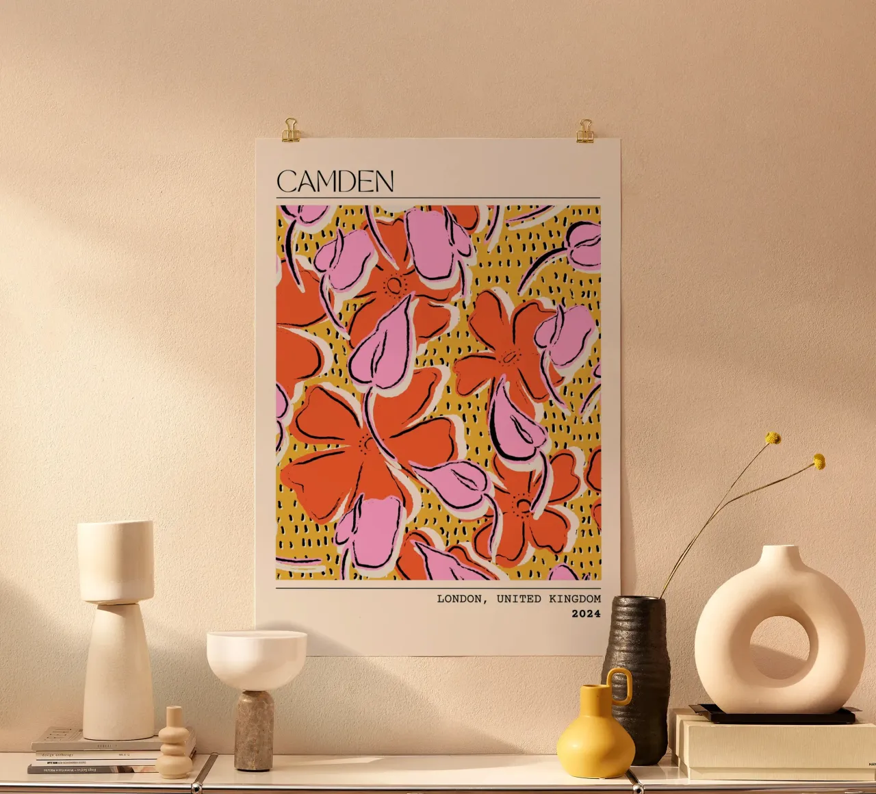Stampa pop art astratta floreale di Camden London poster con telaio in alluminio da homdeco