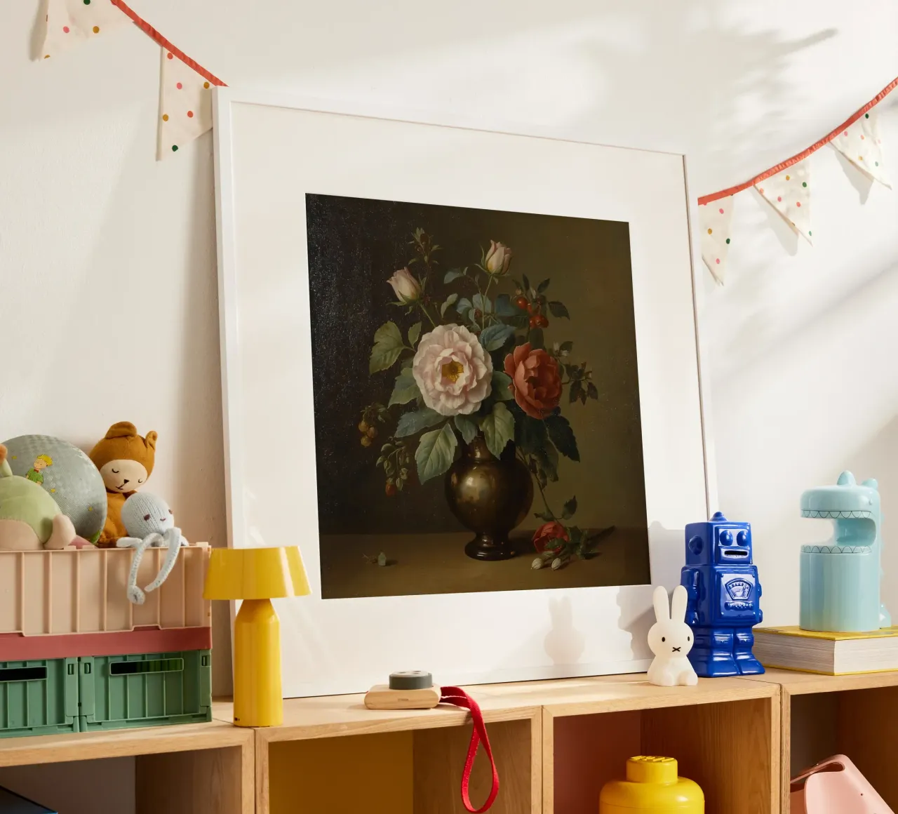 composizione floreale classica con rose in un vaso scuro poster con telaio in plastica da DesignDoodle