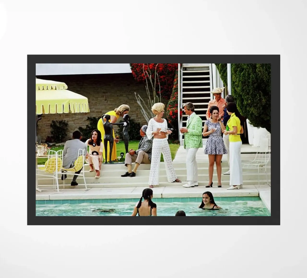 Slim Aarons - Festa in piscina zerbino da The Poster UK