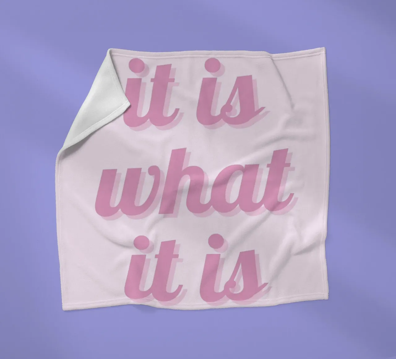 Impression esthétique rose "It Is What It Is" (C'est ce que c'est) plaid polaire de homdeco