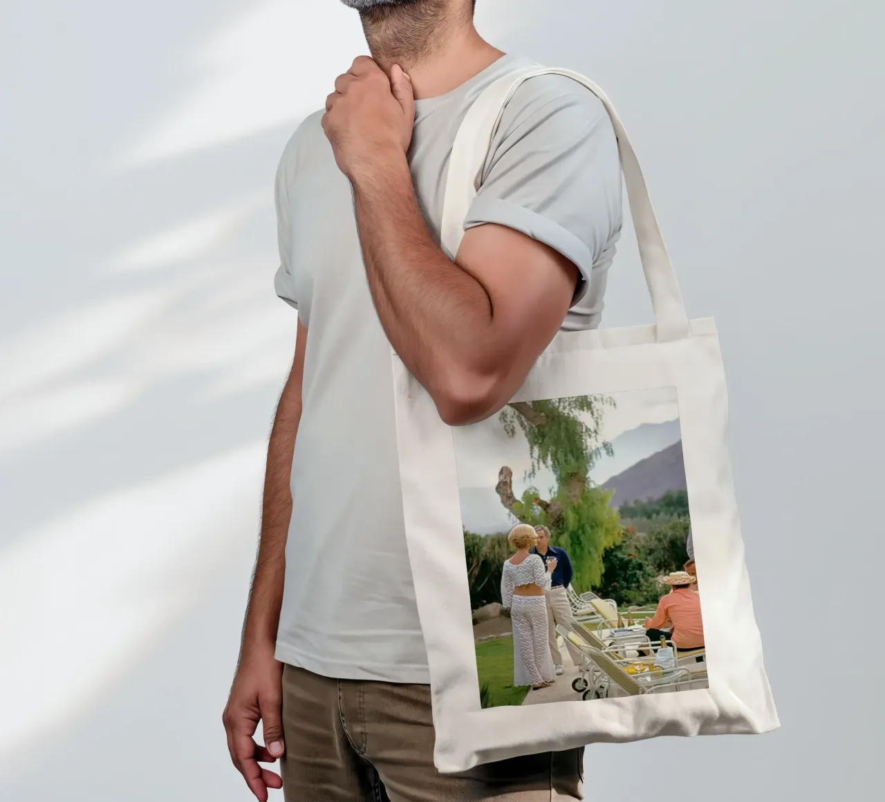 Slim Aarons - Racconta una storia borsa in juta da The Poster UK