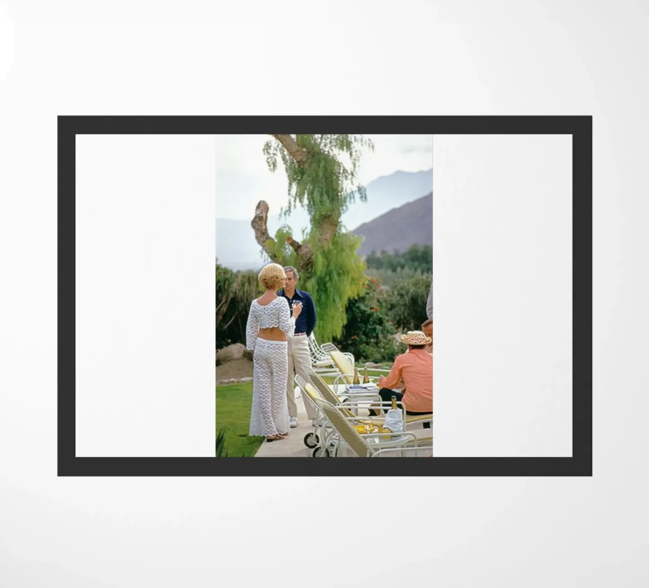 Slim Aarons - Racconta una storia zerbino da The Poster UK