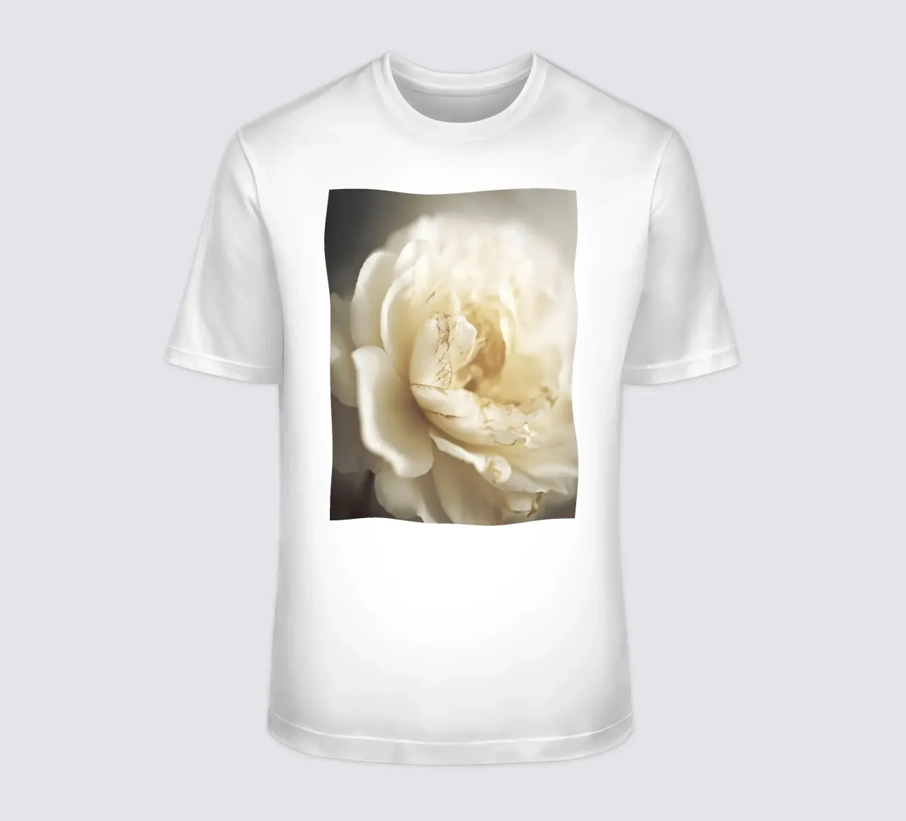 Peony In Soft Light t-shirt da treechild