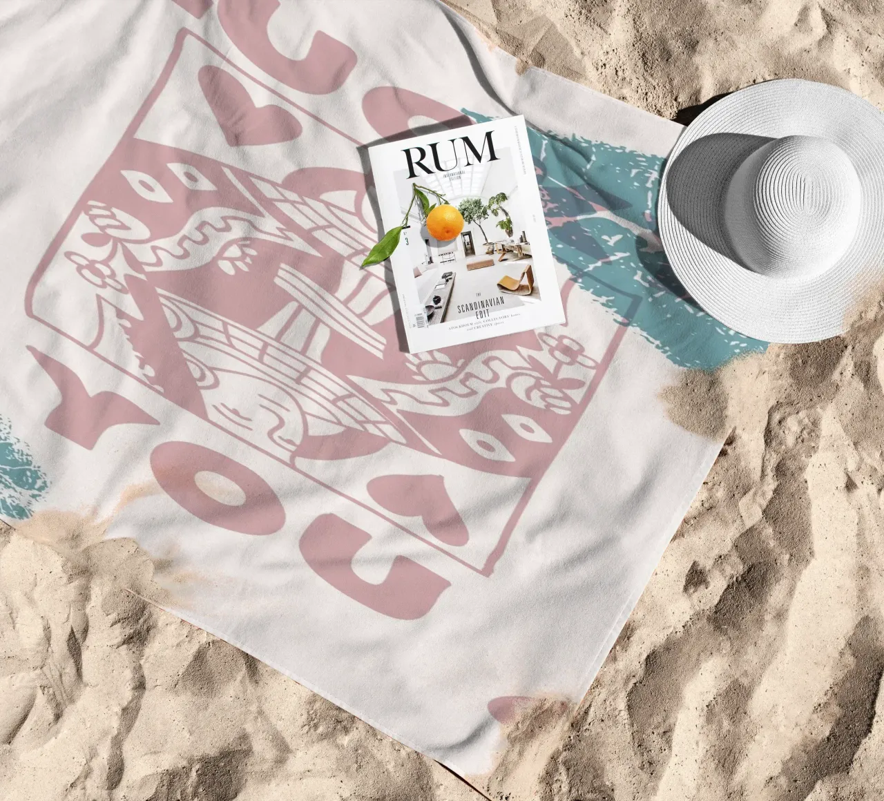 Lucky You Königin der Herzen Pastell Pop Art Druck Strandtuch von homdeco
