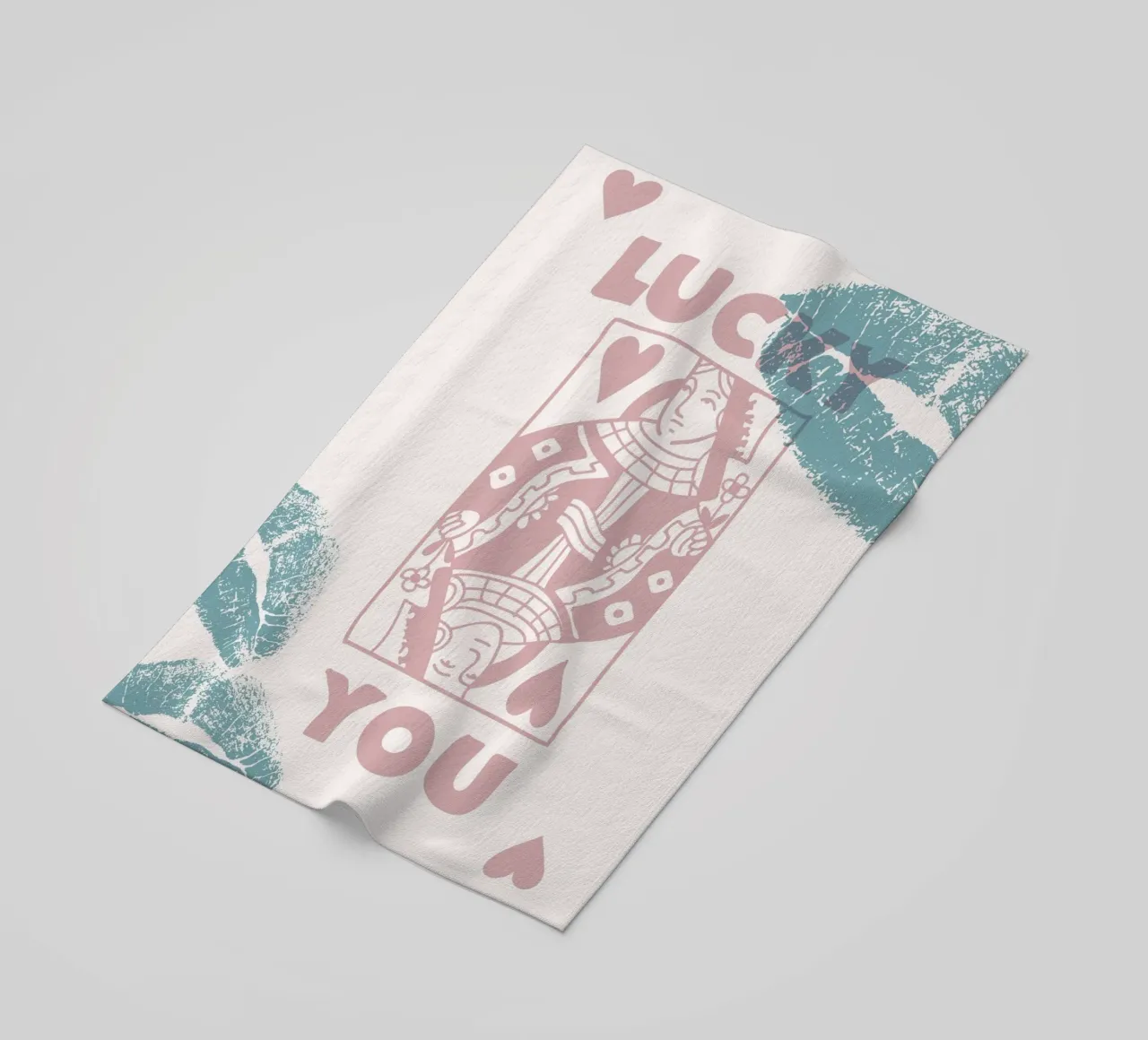 Lucky You Königin der Herzen Pastell Pop Art Druck Strandtuch von homdeco