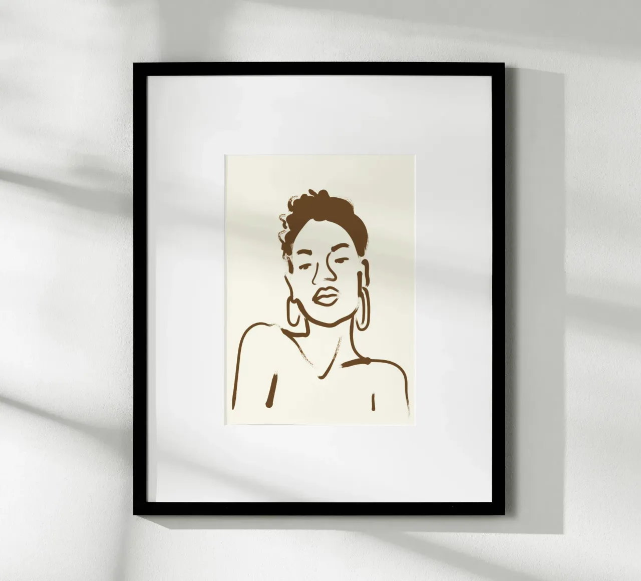 Line Art Ritratto di donna con orecchini a cerchio poster con telaio in legno da vintagepod