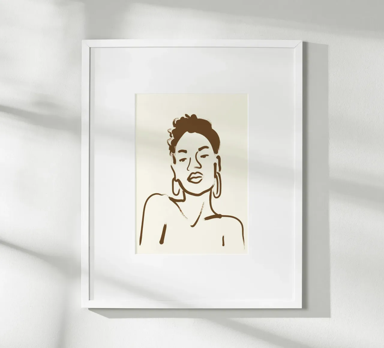 Line Art Ritratto di donna con orecchini a cerchio poster con telaio in legno da vintagepod