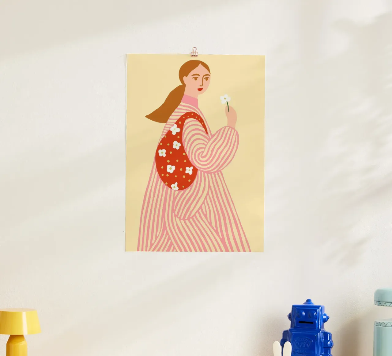 Poster Donna boho con fiore e borsa floreale poster con telaio in plastica da vintagepod