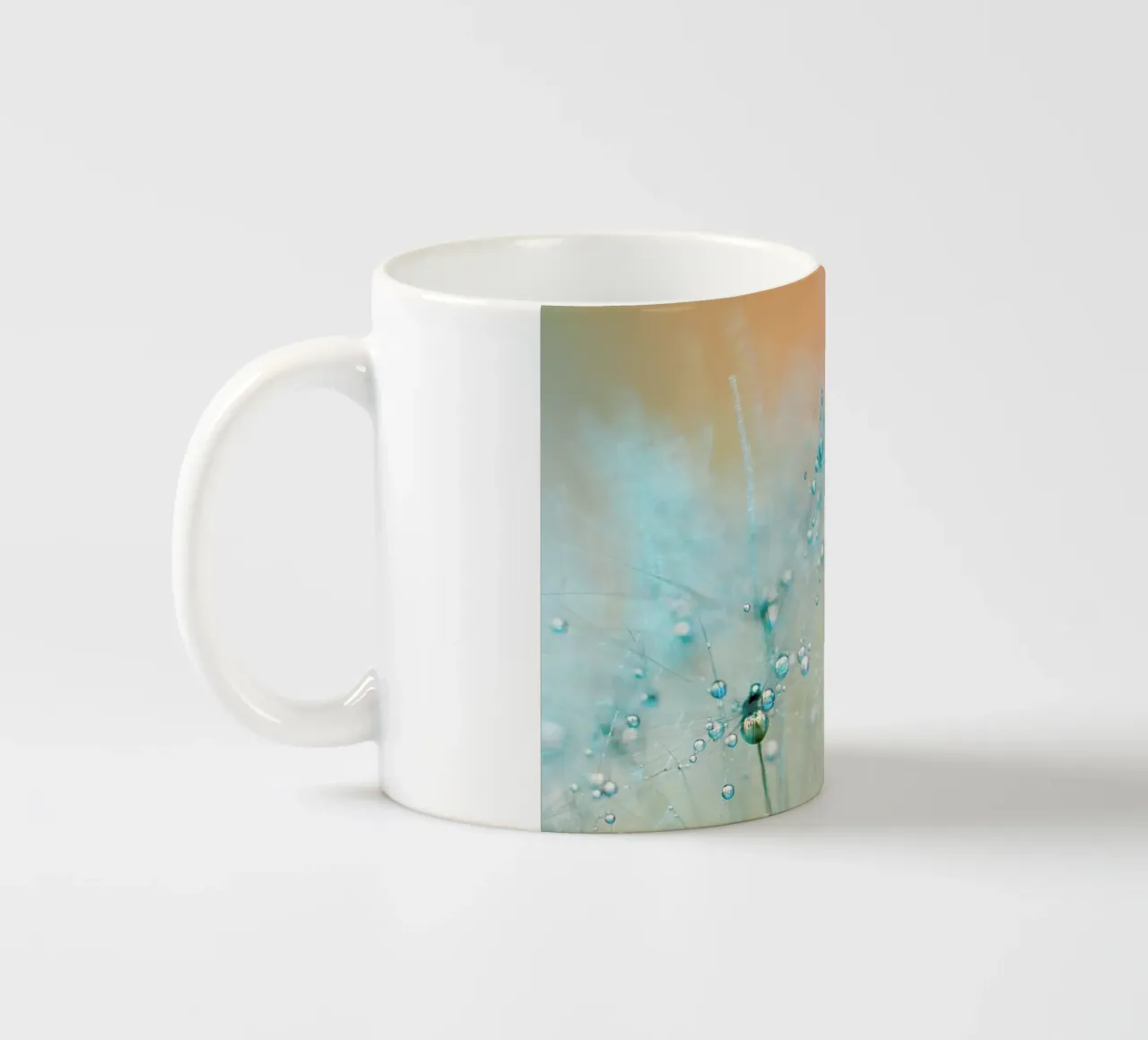 droplets of aqua tazza in ceramica da Ingrid Beddoes