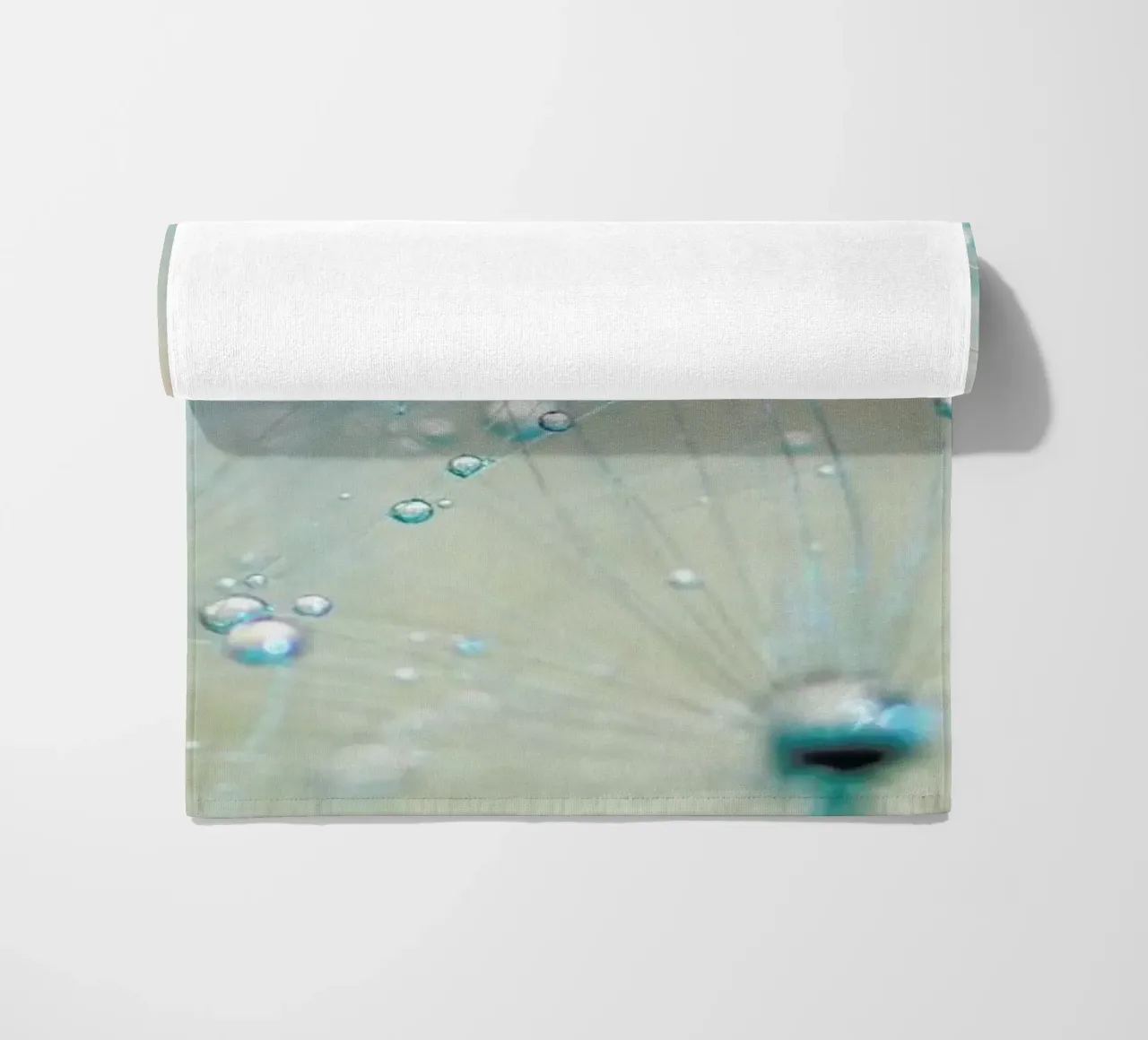 droplets of aqua telo mare da Ingrid Beddoes