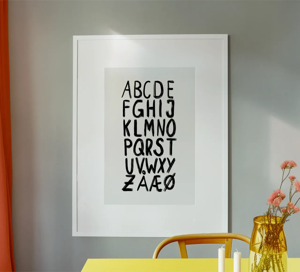 Alfabeto scandi poster con telaio in plastica da Mia Nissen