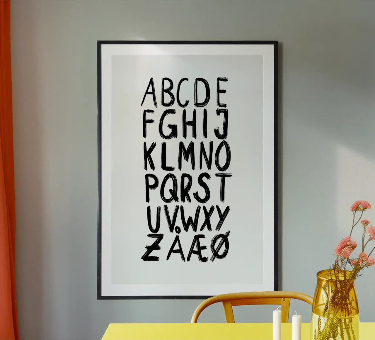 Alfabeto scandi poster con telaio in plastica da Mia Nissen