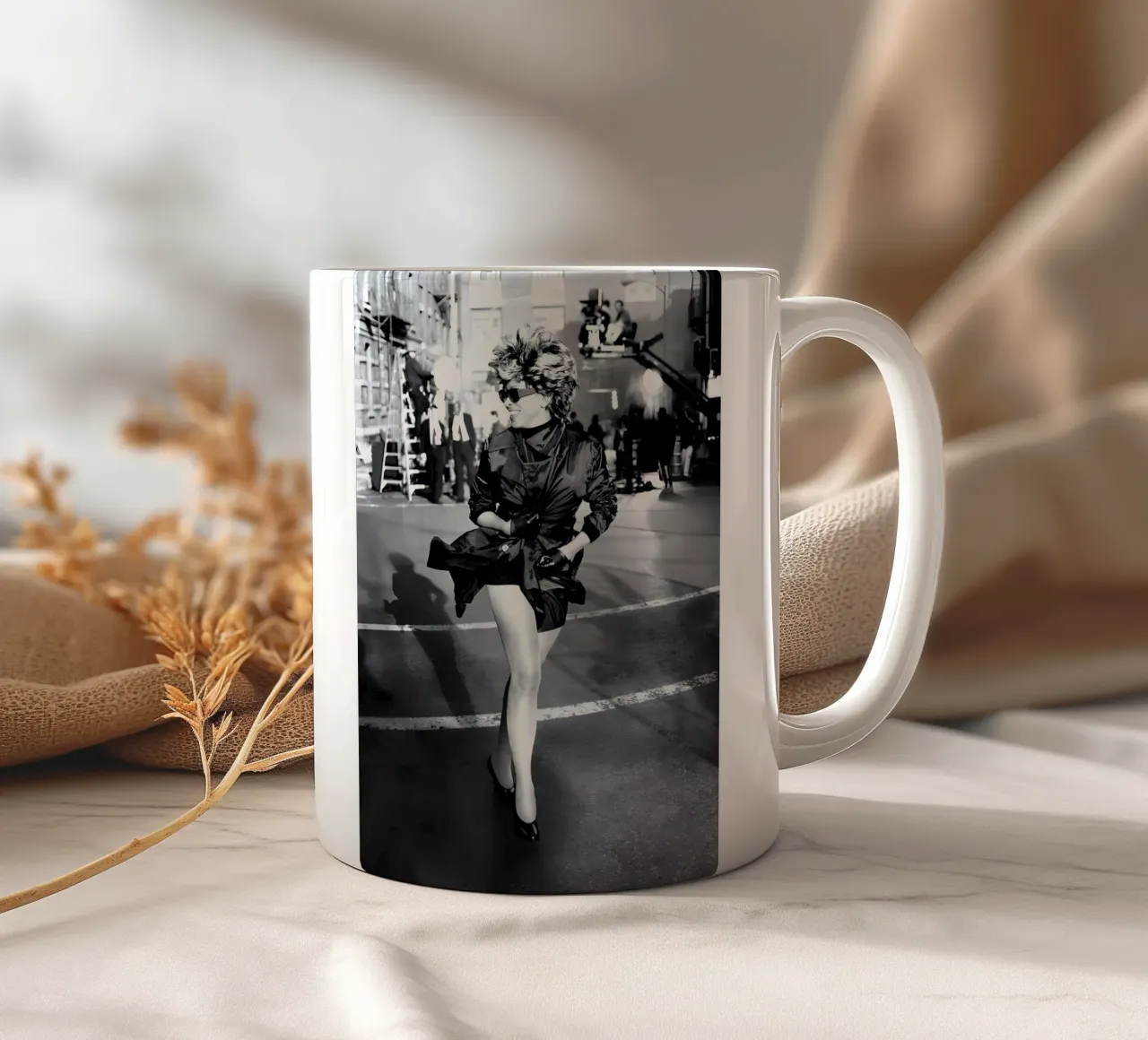 Tina Turner sorriso Bw tazza in ceramica da NEVER OVER SALE