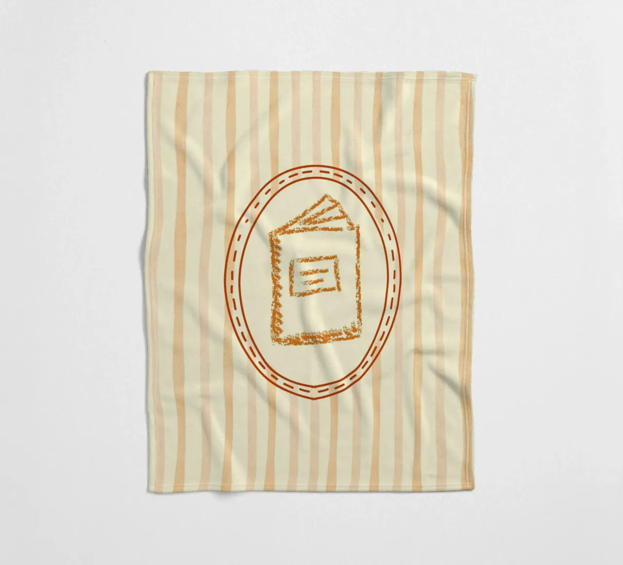 Libro minimalista in cornice ovale Library Art coperta in pile da vintagepod
