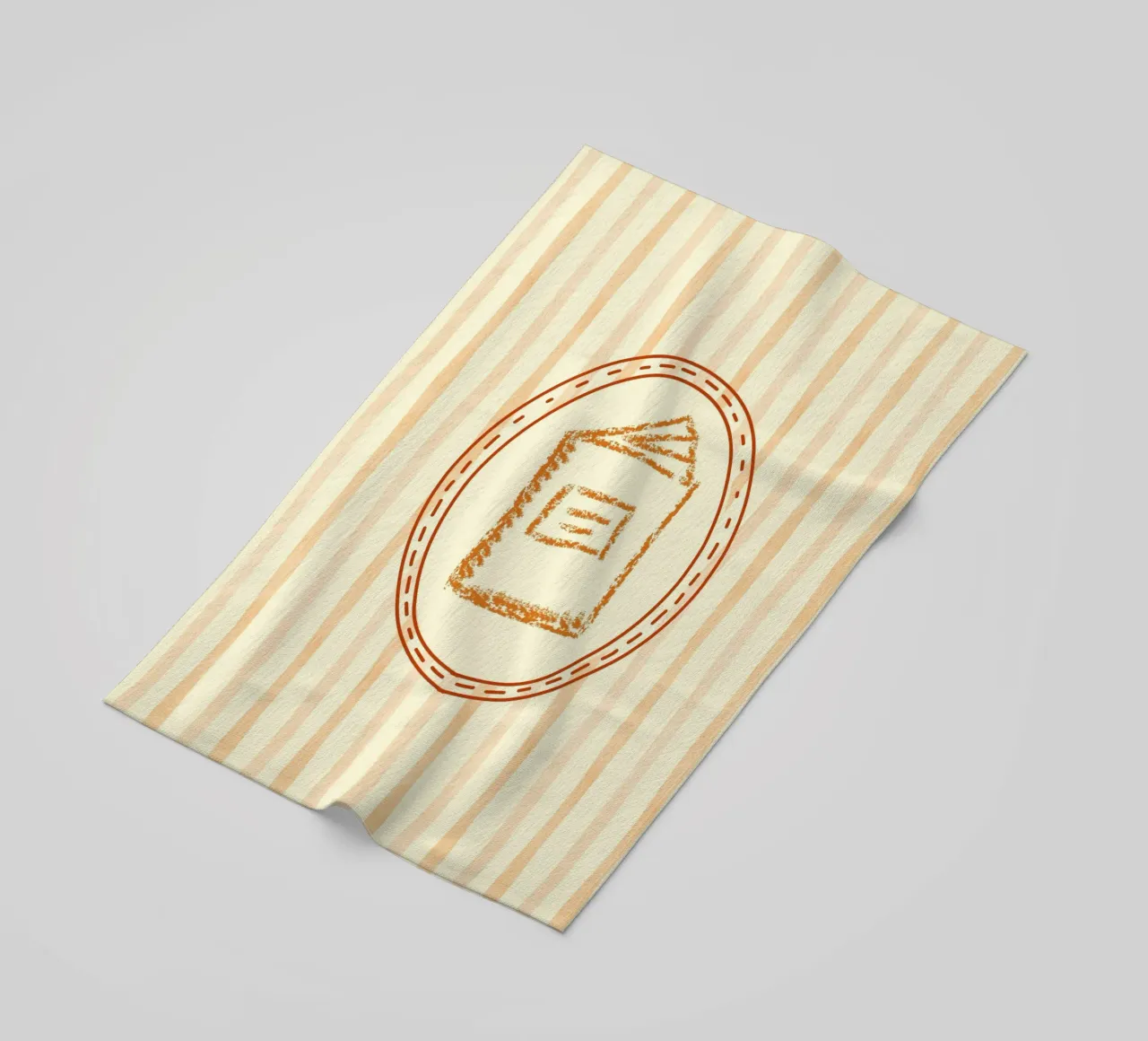 Libro minimalista in cornice ovale Library Art telo mare da vintagepod