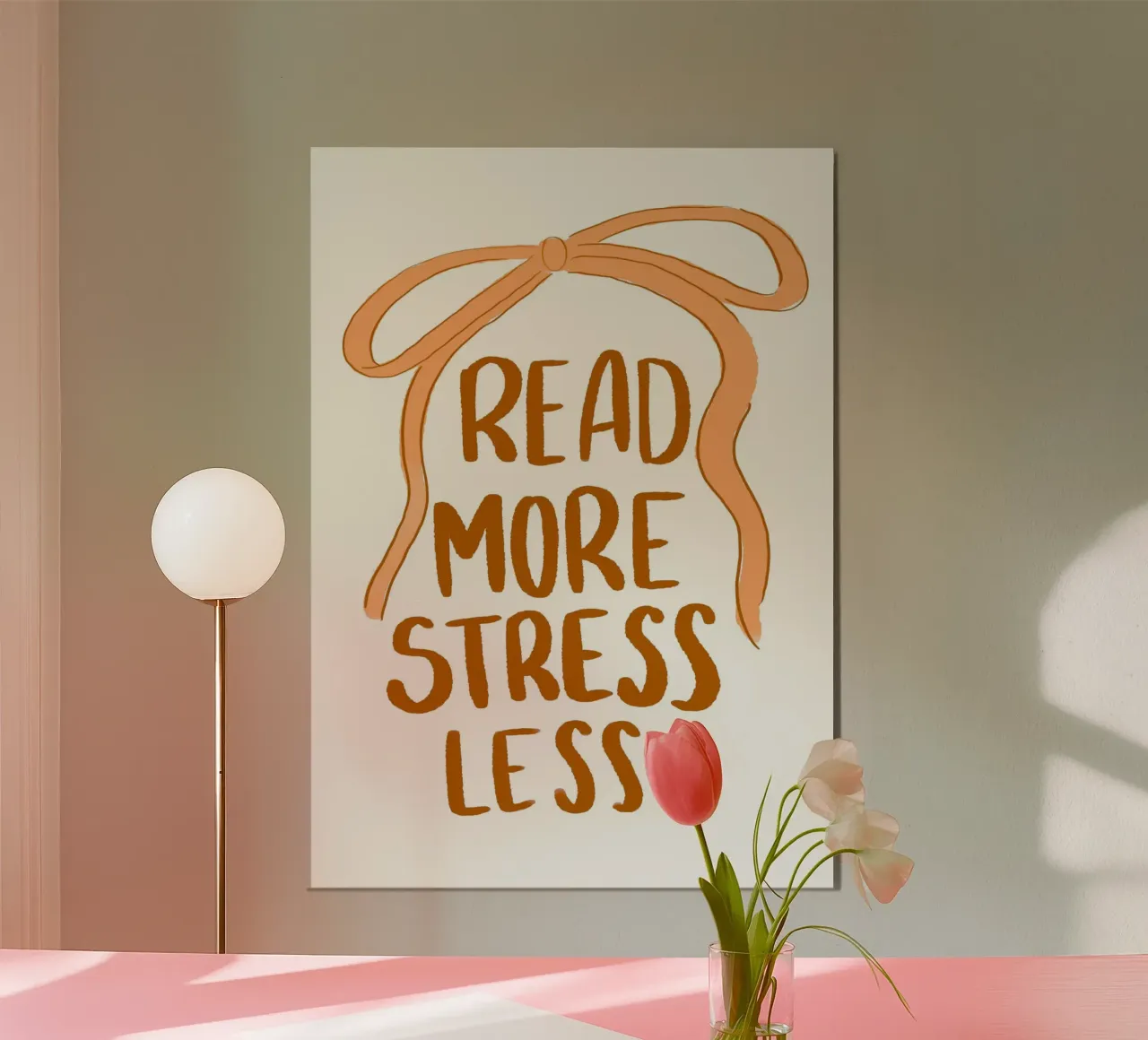 "Leggi di più, stressati di meno" Poster tipografico con fiocco poster con telaio in legno da vintagepod