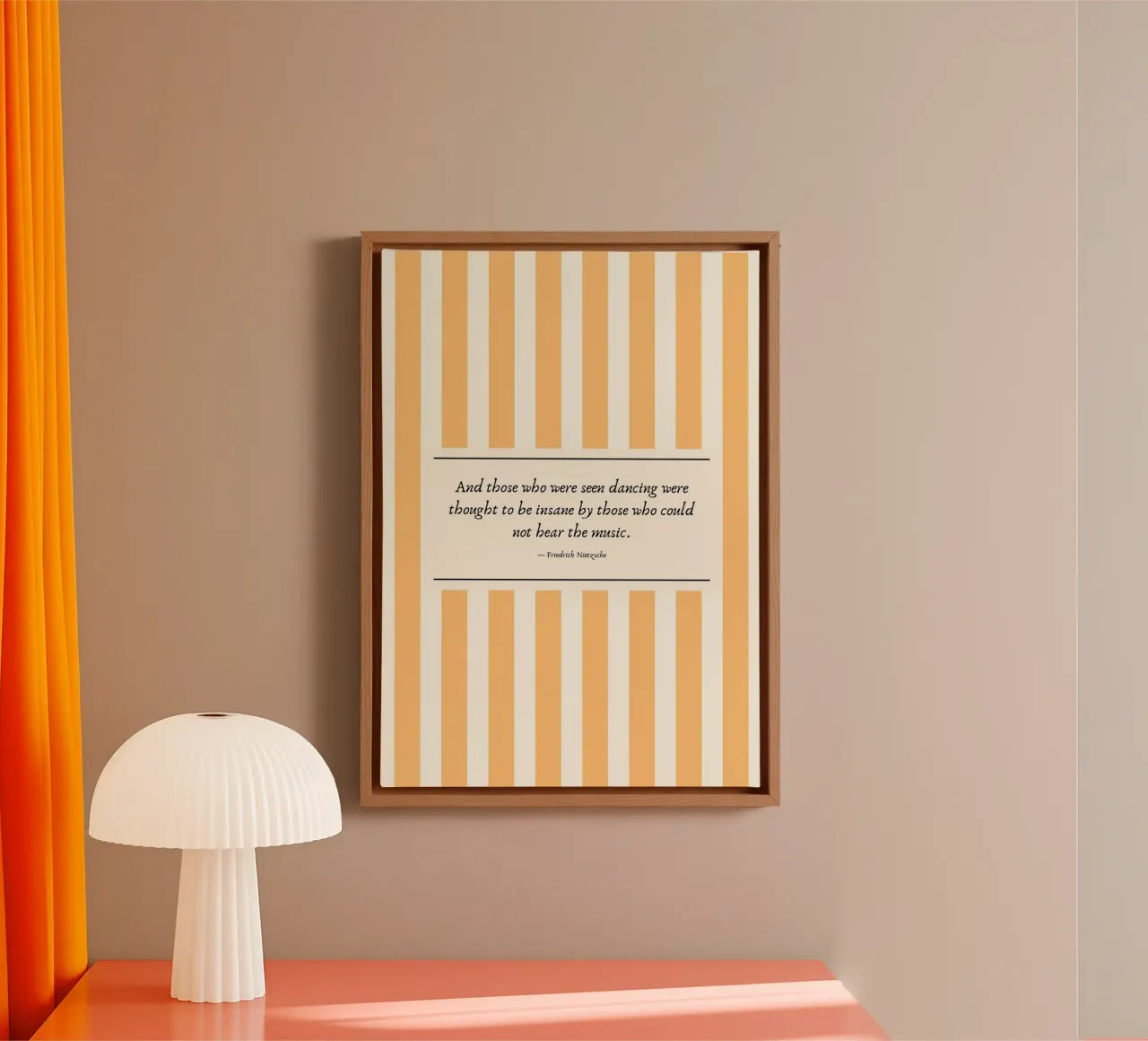 Poster con citazione di Friedrich Nietzsche "Danzare tela con Cornice a cassetta da vintagepod