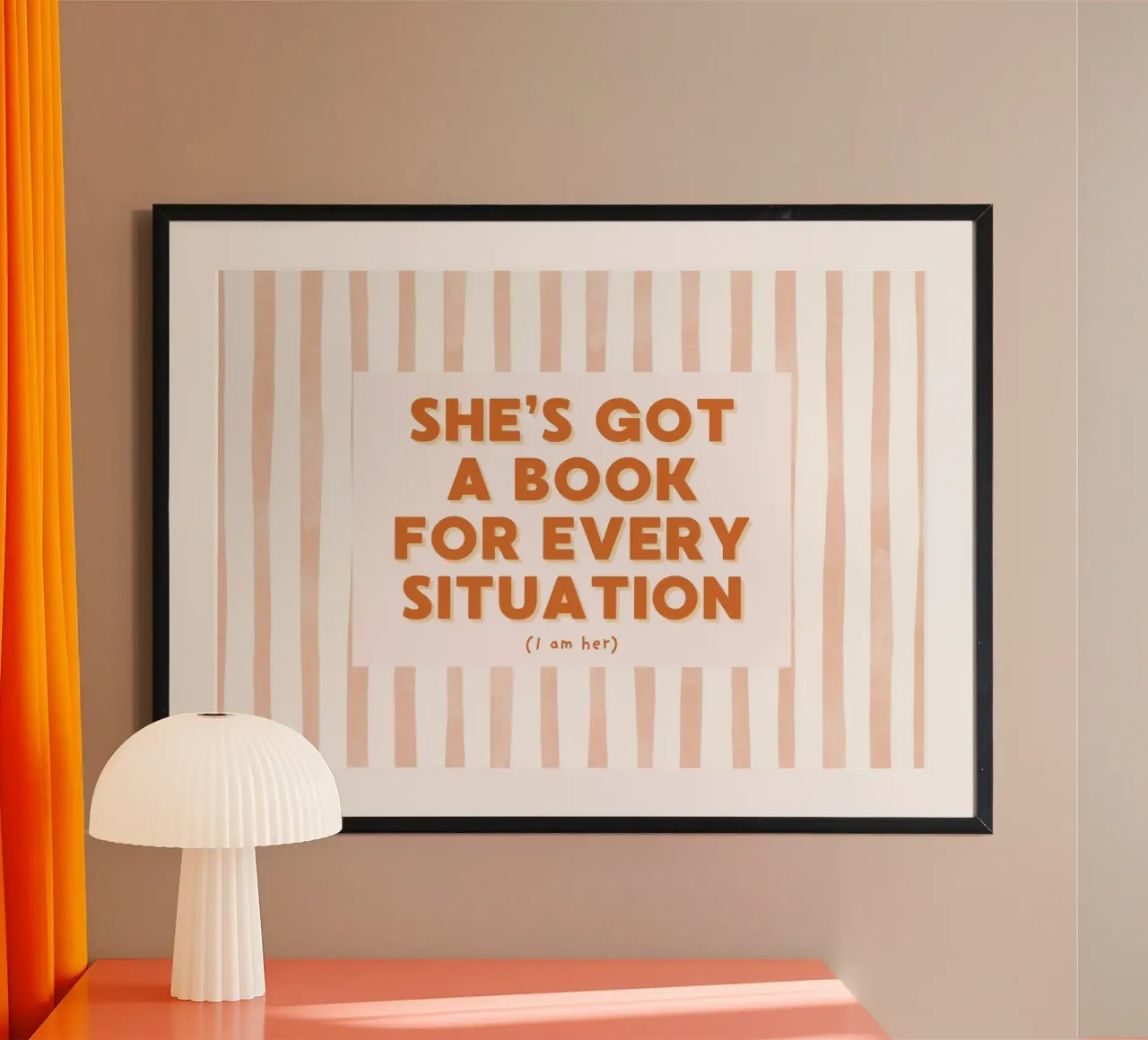 Poster minimalista "She's Got a Book for Every Situation" (Ha un libro per ogni situazione) poster con telaio in alluminio da vintagepod