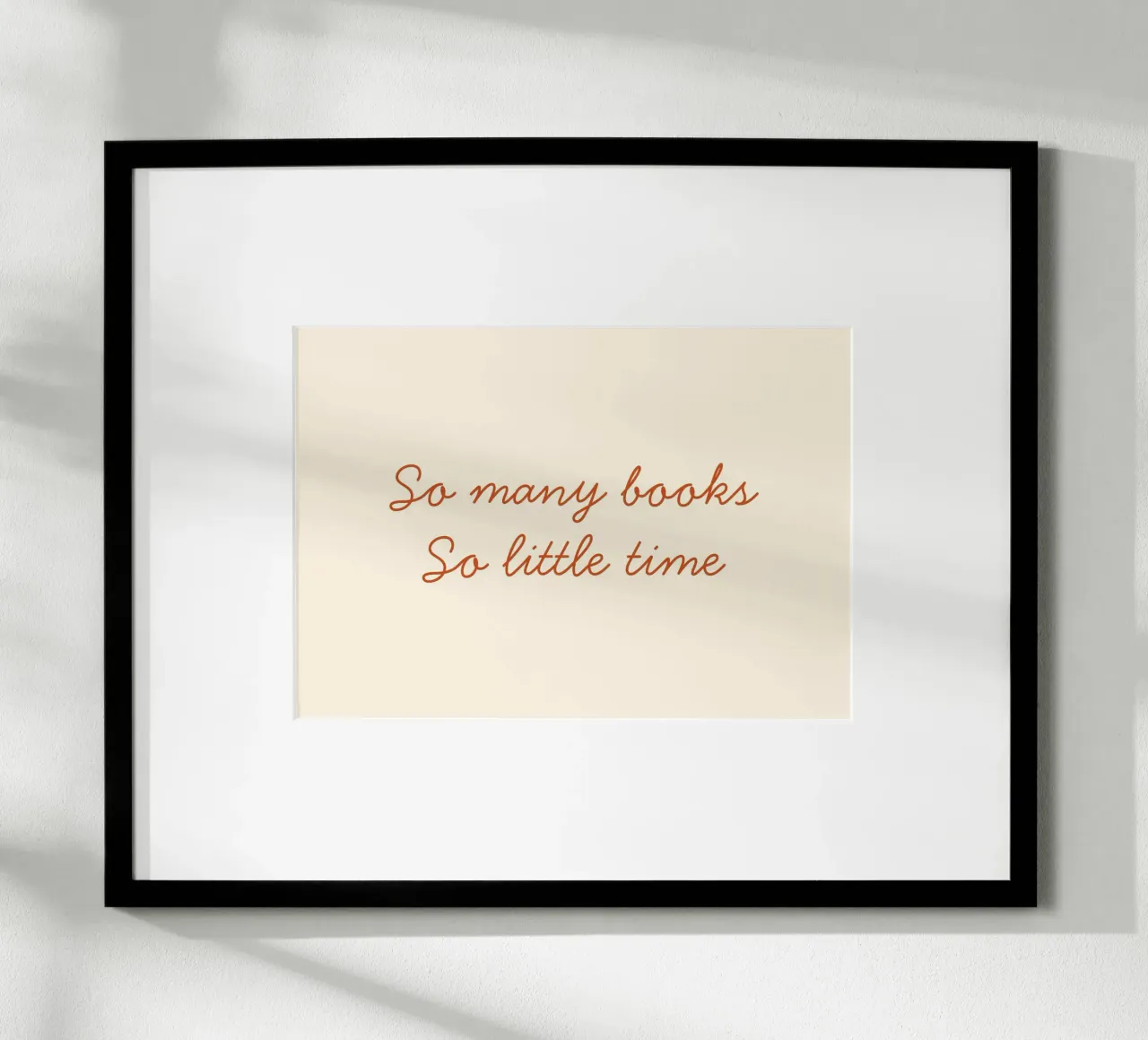 Poster minimalista con scritte "Tanti libri, poco tempo". poster con telaio in alluminio da vintagepod
