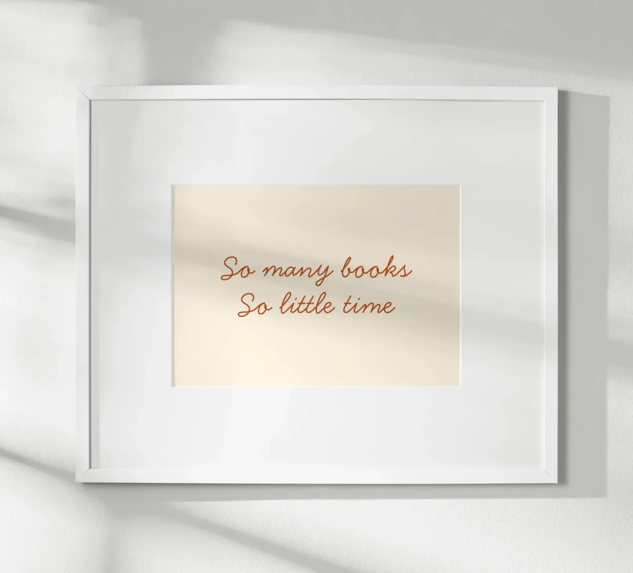 Poster minimalista con scritte "Tanti libri, poco tempo". poster con telaio in alluminio da vintagepod
