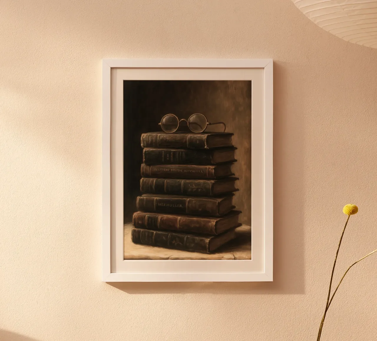 Natura morta con libri e occhiali Dark Academia poster con telaio in alluminio da vintagepod