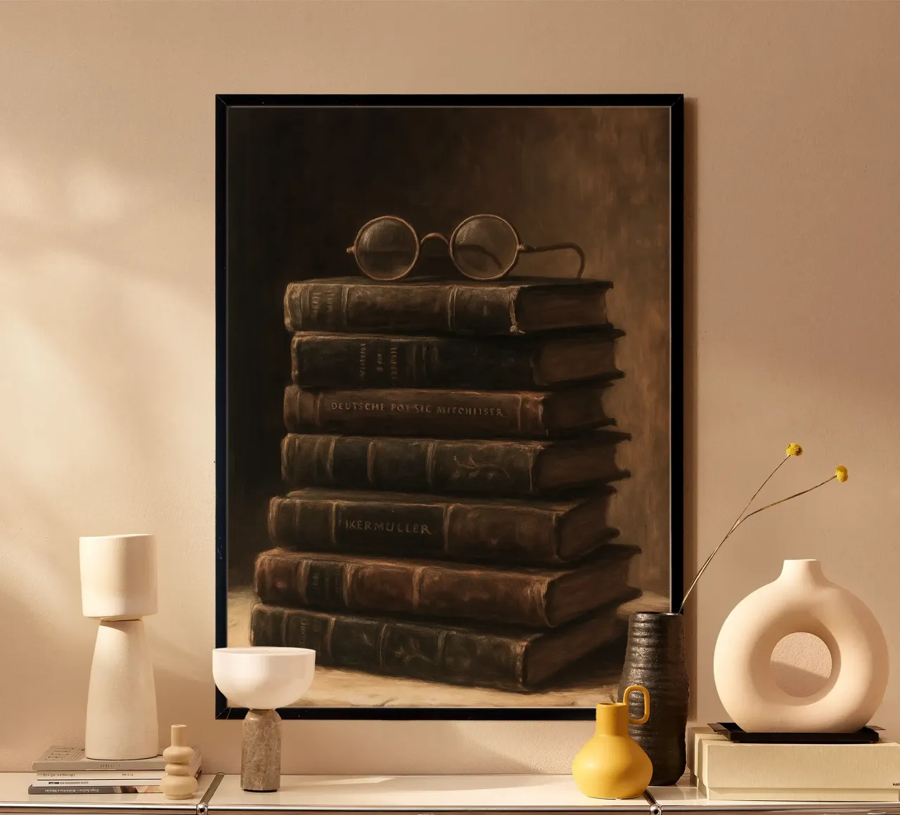 Natura morta con libri e occhiali Dark Academia poster con telaio in alluminio da vintagepod