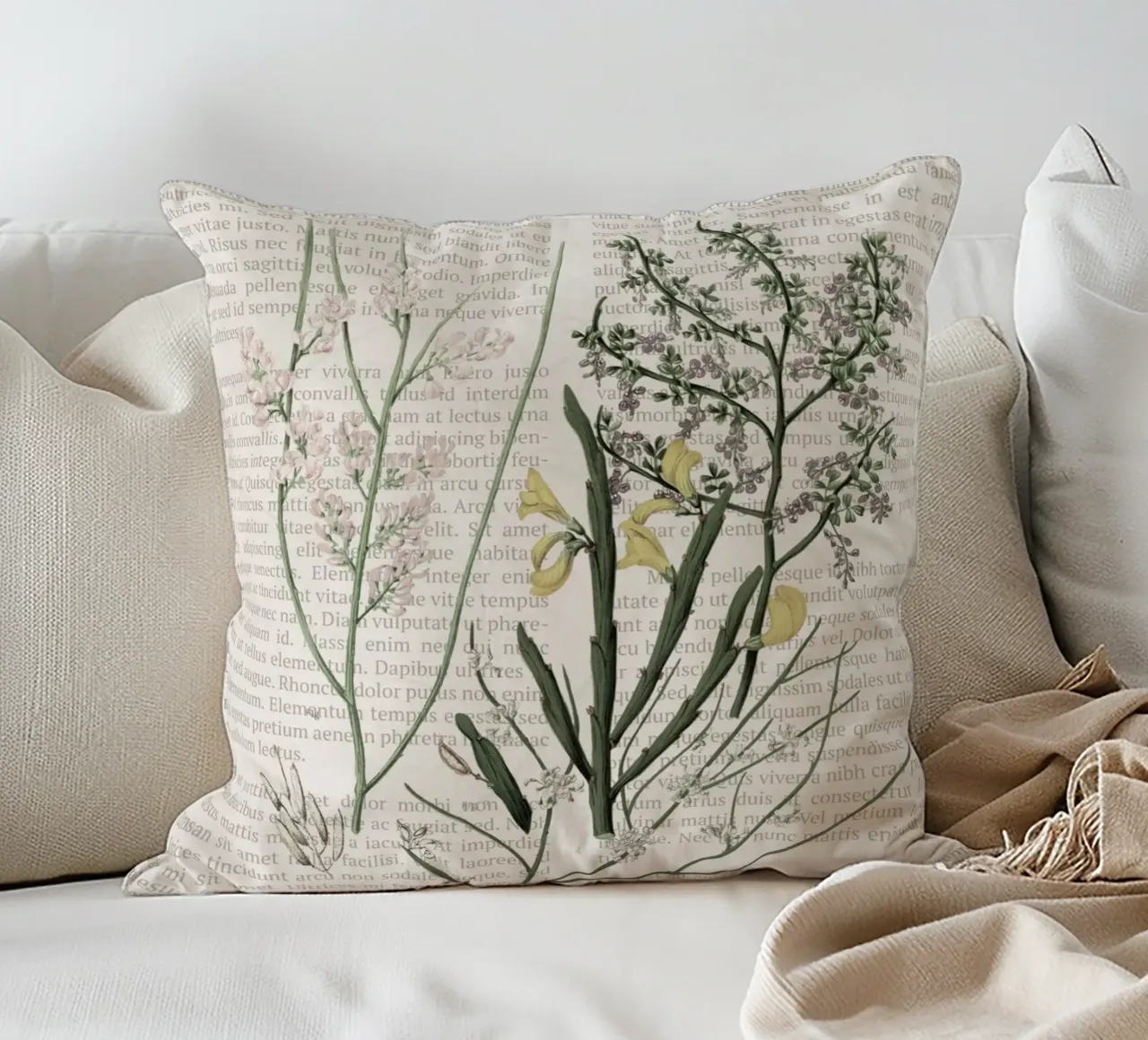 Poster botanico d'epoca su Iris e Baby's Breath cuscino da vintagepod