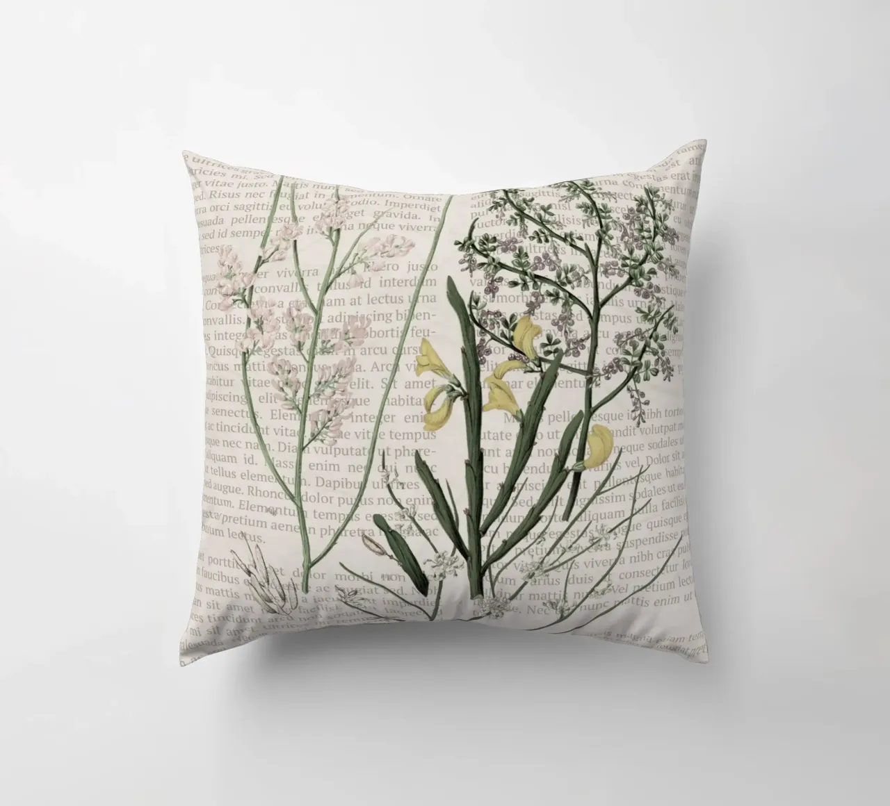 Poster botanico d'epoca su Iris e Baby's Breath cuscino da vintagepod