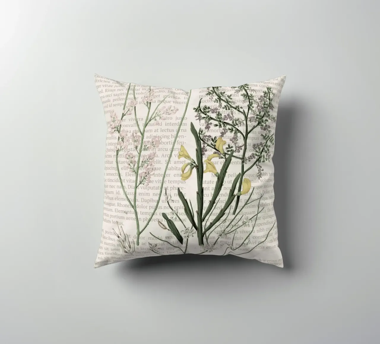 Poster botanico d'epoca su Iris e Baby's Breath cuscino da vintagepod