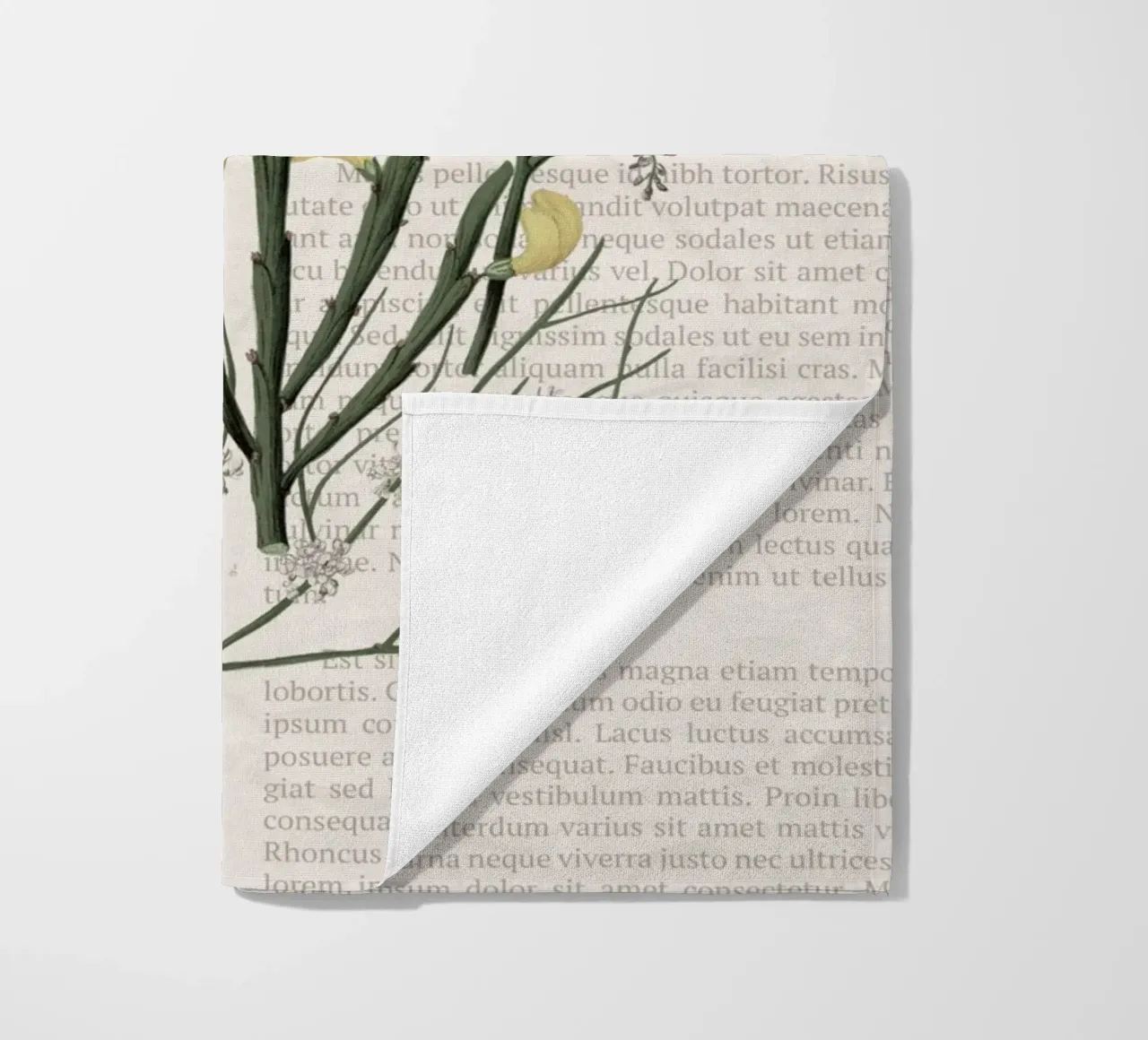 Poster botanico d'epoca su Iris e Baby's Breath telo mare da vintagepod