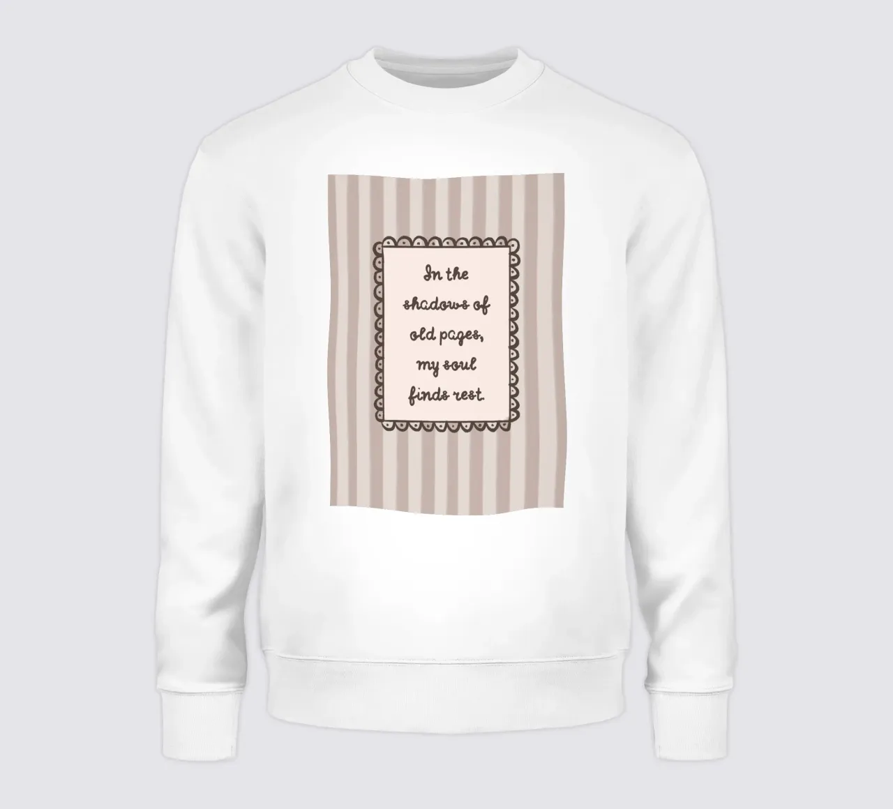 "In de schaduwen van oude bladzijden" Bookish Quote sweatshirt van vintagepod