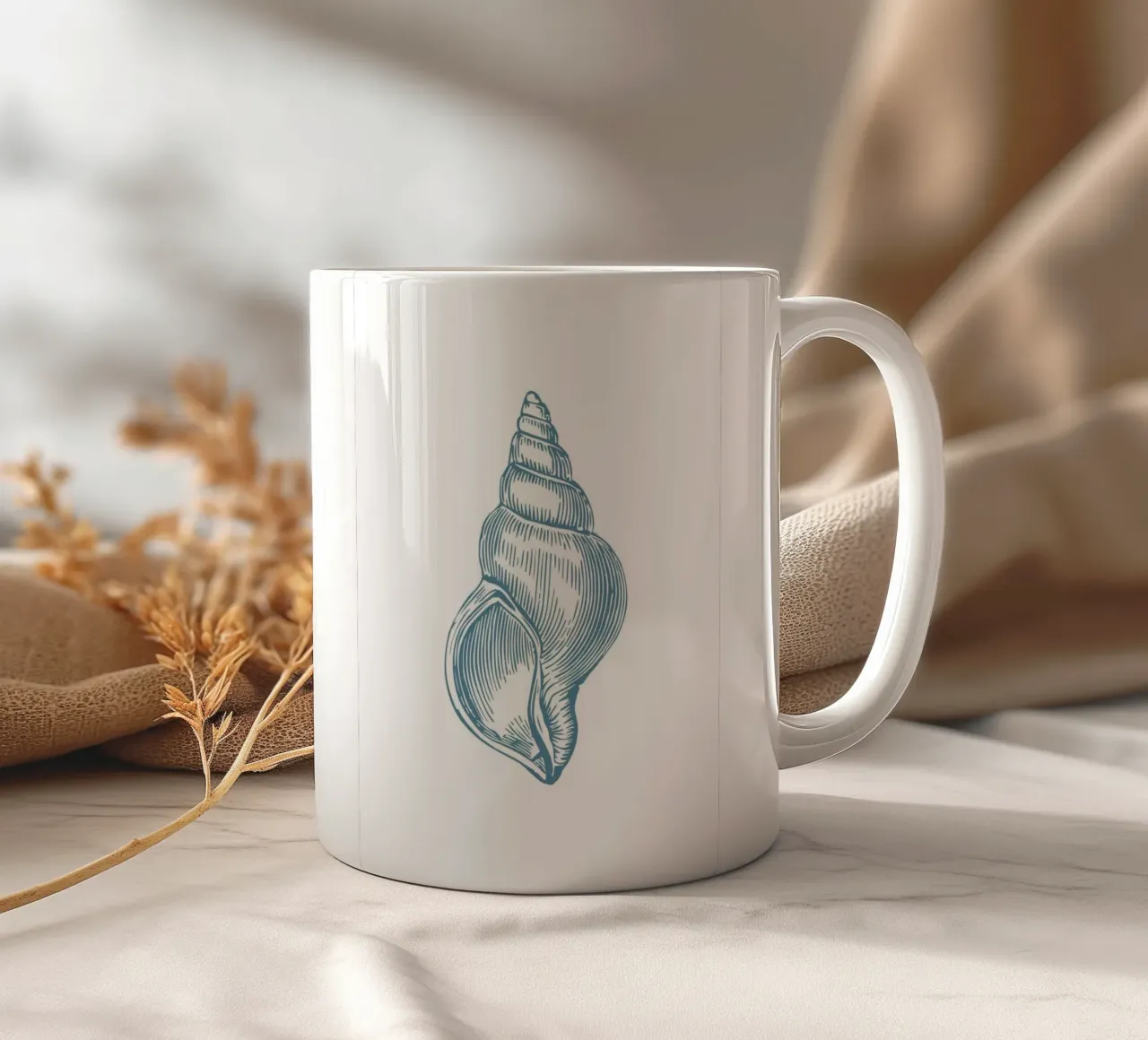 Nautilus Shell Vintage Ocean Line Art Poster tazza in ceramica da dawnthesea