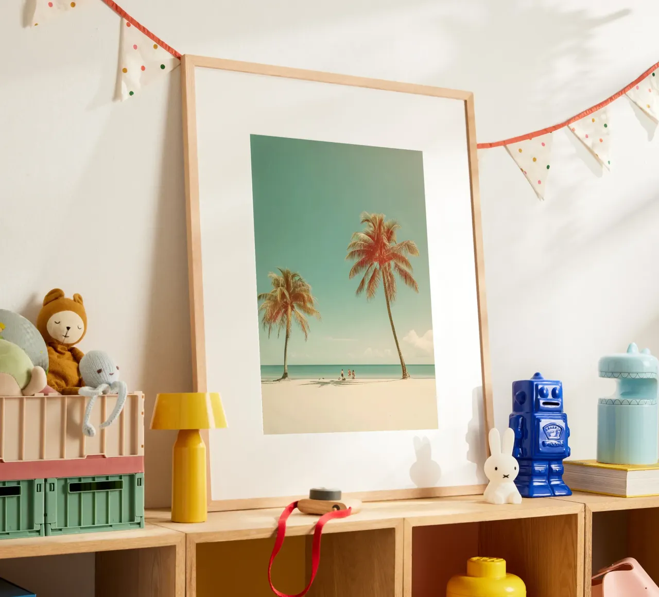 Retro Palm Trees Beach Vintage Coastal Poster poster avec cadre en plastique de dawnthesea