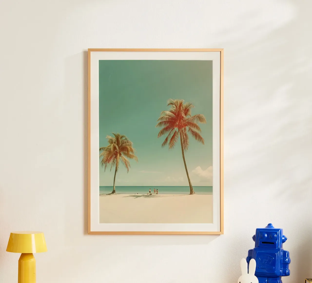 Retro Palm Trees Beach Vintage Coastal Poster poster avec cadre en plastique de dawnthesea