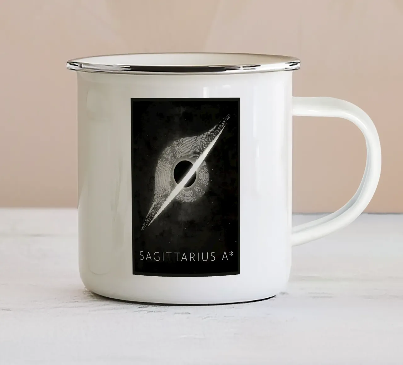 Sagittario Un buco nero tazza in smalto da Matlock Studio